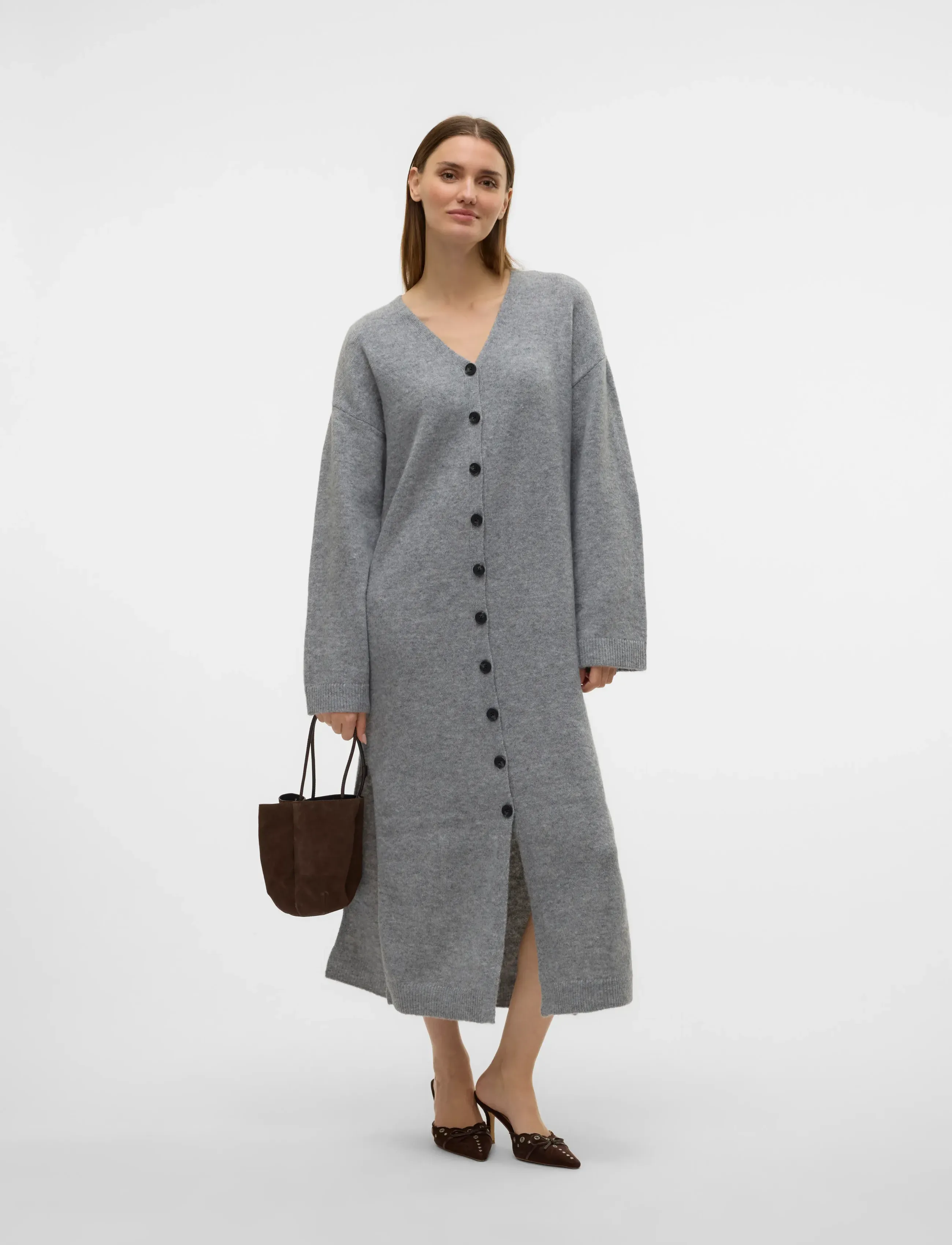 Vero Moda - AWNINNA LS V-NECK 7/8 KNIT DRESS - stickade klänningar - dark grey melange - 5