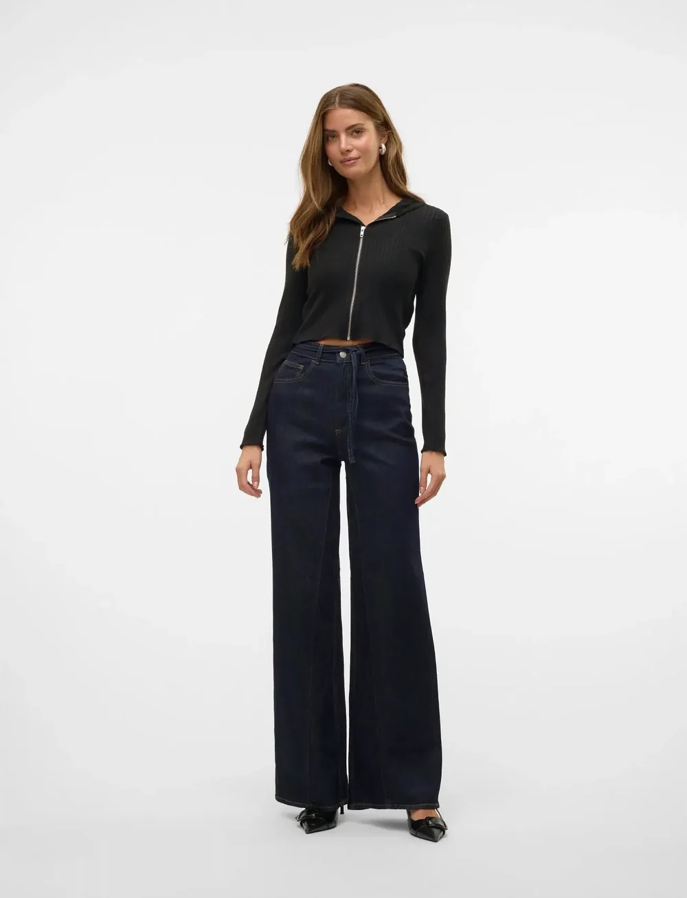 Vero Moda - AWMADDIE HR BELT WIDE JEANS RA392 - hosen mit weitem bein - dark blue denim - 4