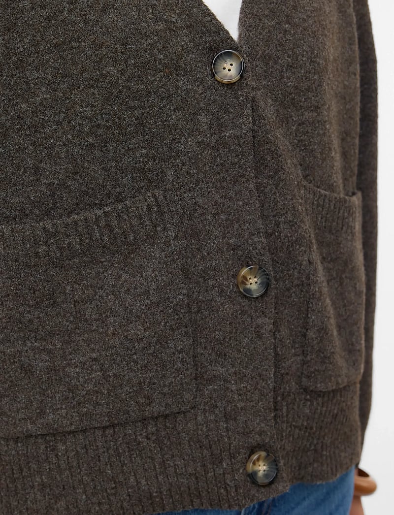 Vero Moda - VMBOOM LS V-NECK BUTTON CARDIGAN GA NOOS - cardigans - chocolate torte - 5