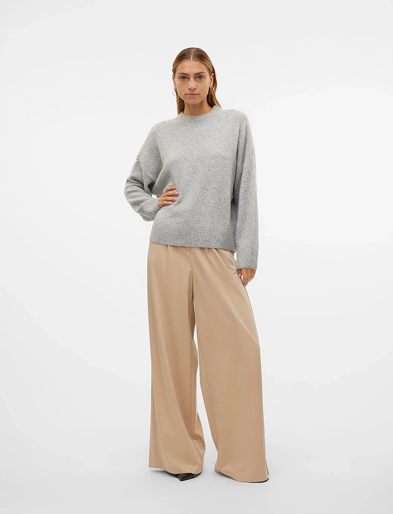 Vero Moda - VMBOOM LS O-NECK PULLOVER GA NOOS - džemperi - light grey melange - 3