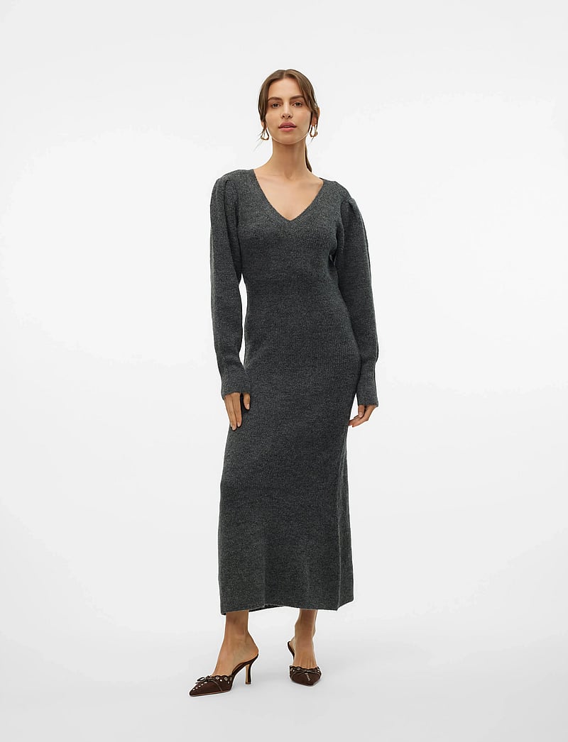 Vero Moda - VMANGALINA LS V-NECK 7/8 KNIT DRESS VMA - stickade klänningar - dark grey melange - 0