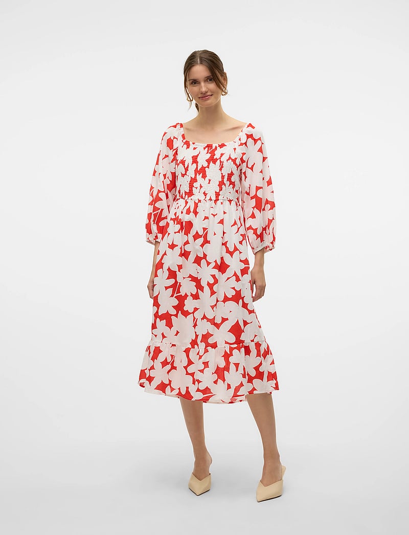 Vero Moda - VMDICTHE 3/4 SQUARE CALF DRESS WVN GA - sommarklänningar - fiery red - 0