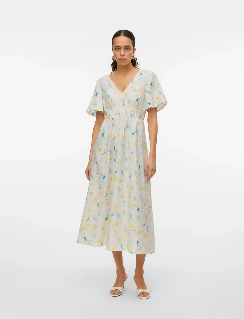 Vero Moda - VMFLORA OLGA SS 7/8 DRESS WVN GA - midi kjoler - snow white - 0