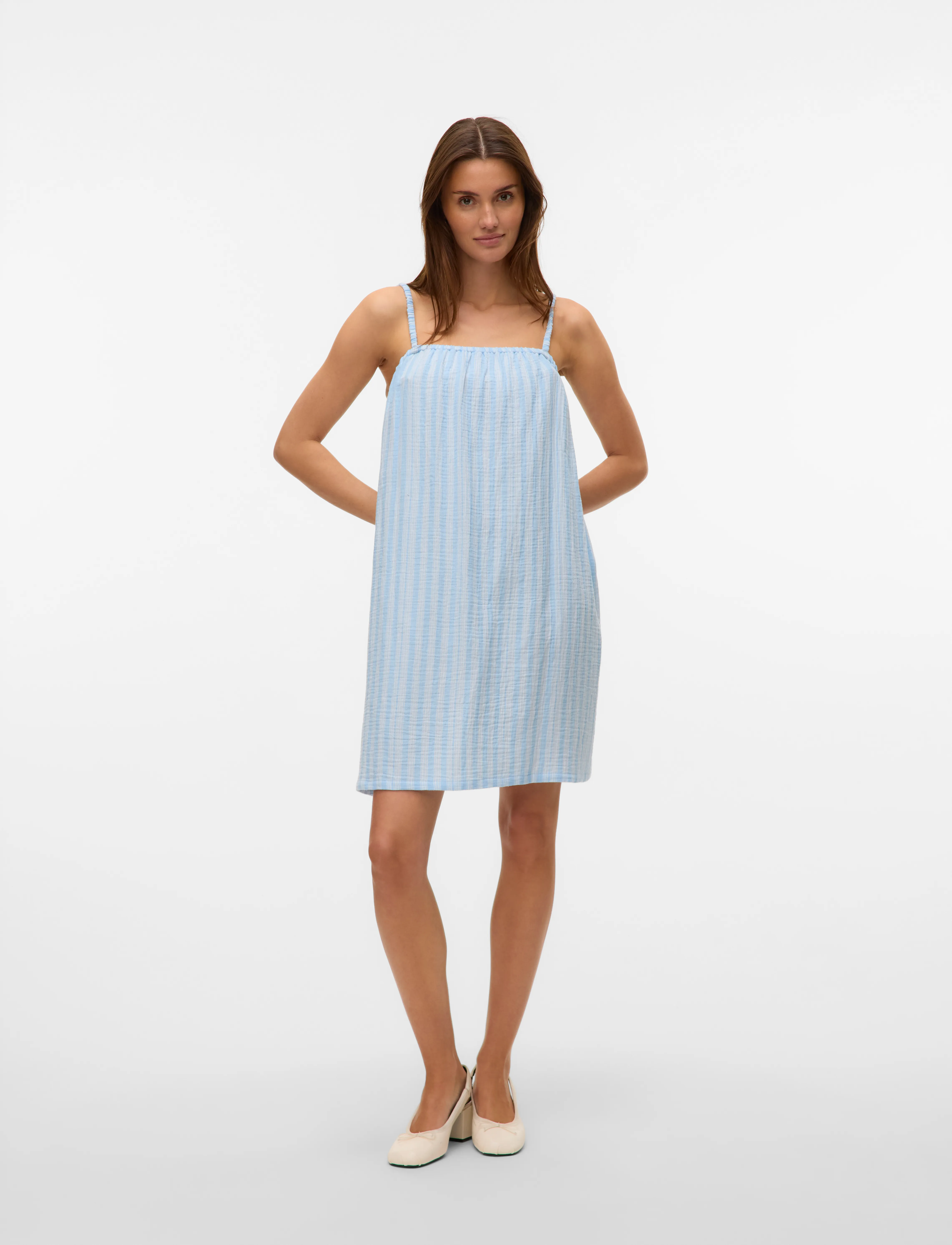 Vero Moda VMNANNA SHORT SINGLET DRESS WVN GA - Korte kjoler - AIRY BLUE / blue