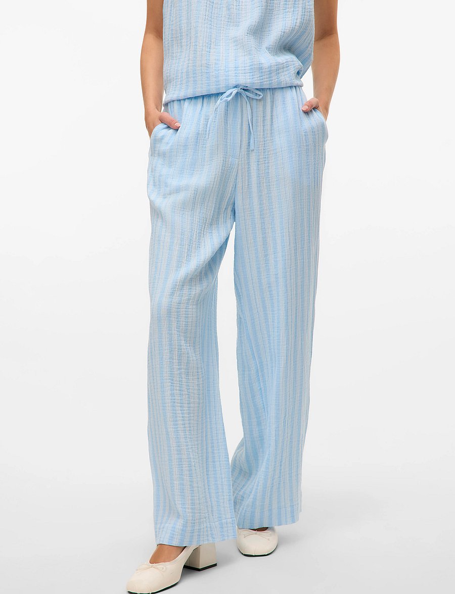 Vero Moda - VMNANNA NW WIDE PANT WVN GA - bukser med brede ben - airy blue - 4