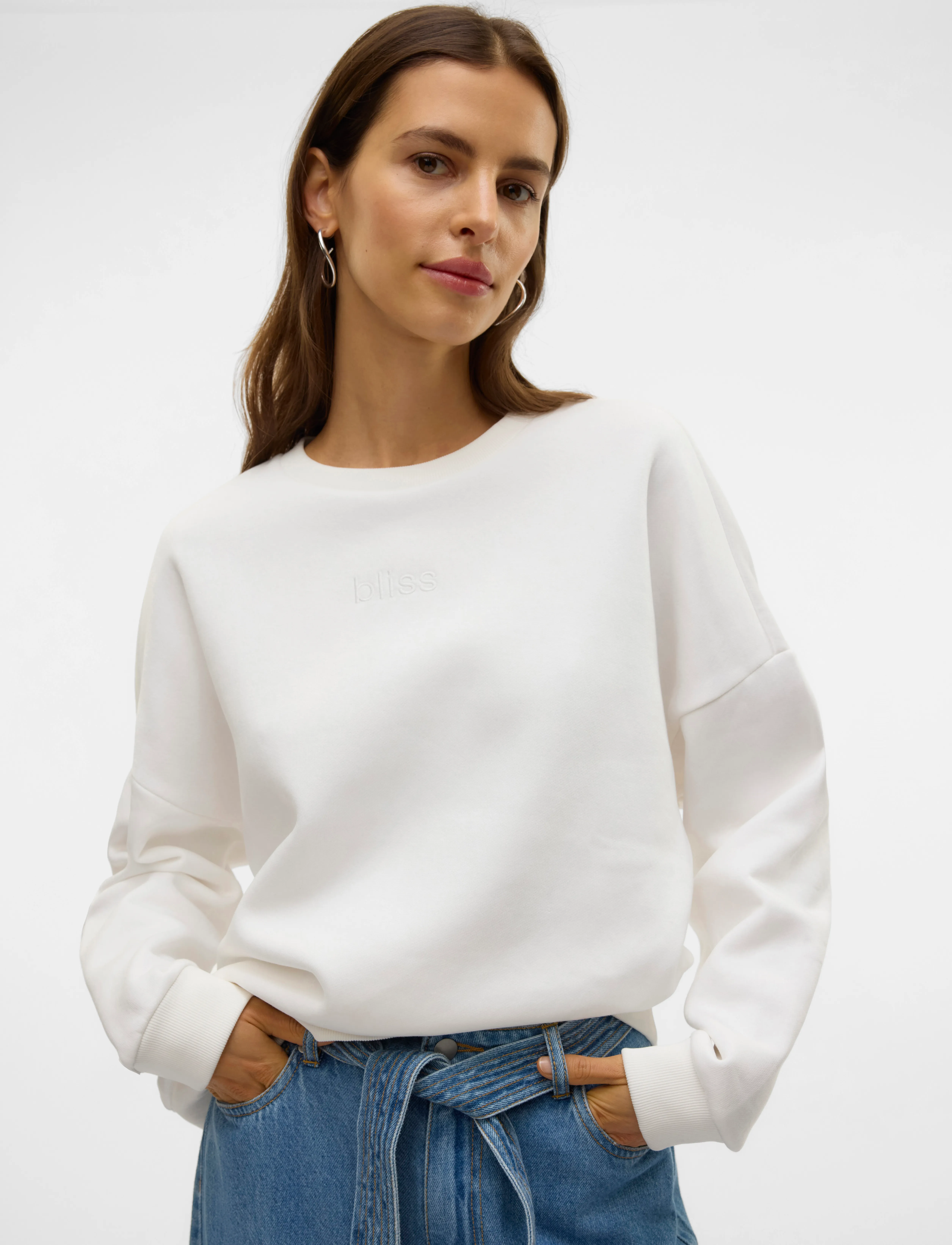 Vero Moda - VMPERNILLE BEA LS SWEAT BOX JRS - hverdags stil - snow white - 3