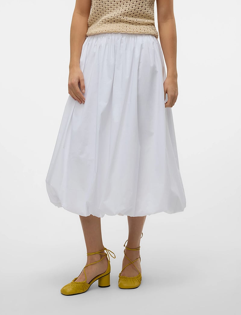 Vero Moda - VMFRIBA MW 7/8 BALLOON SKIRT WVN GA - midi kjolar - snow white - 0