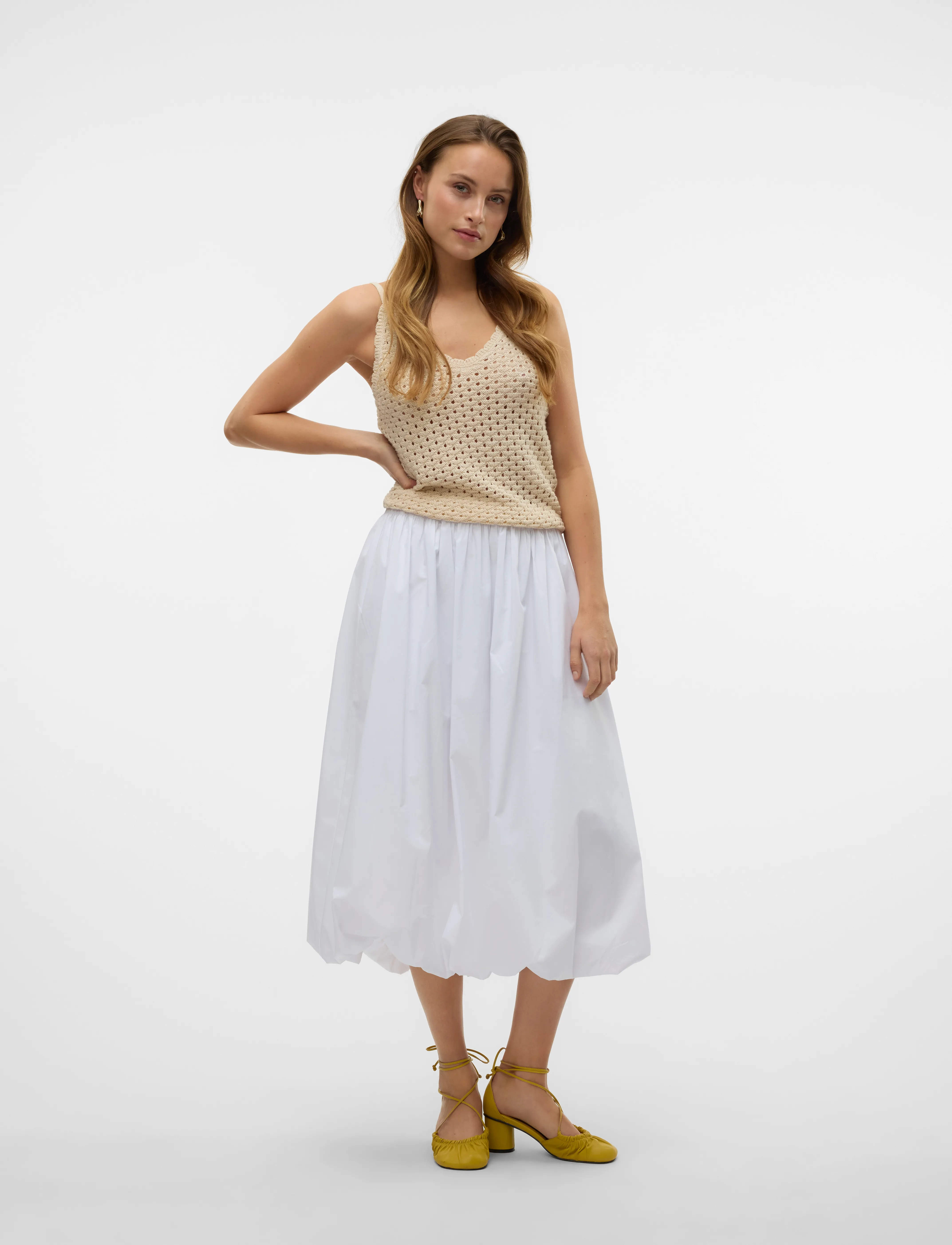 Vero Moda - VMFRIBA MW 7/8 BALLOON SKIRT WVN GA - jupes midi - snow white - 3