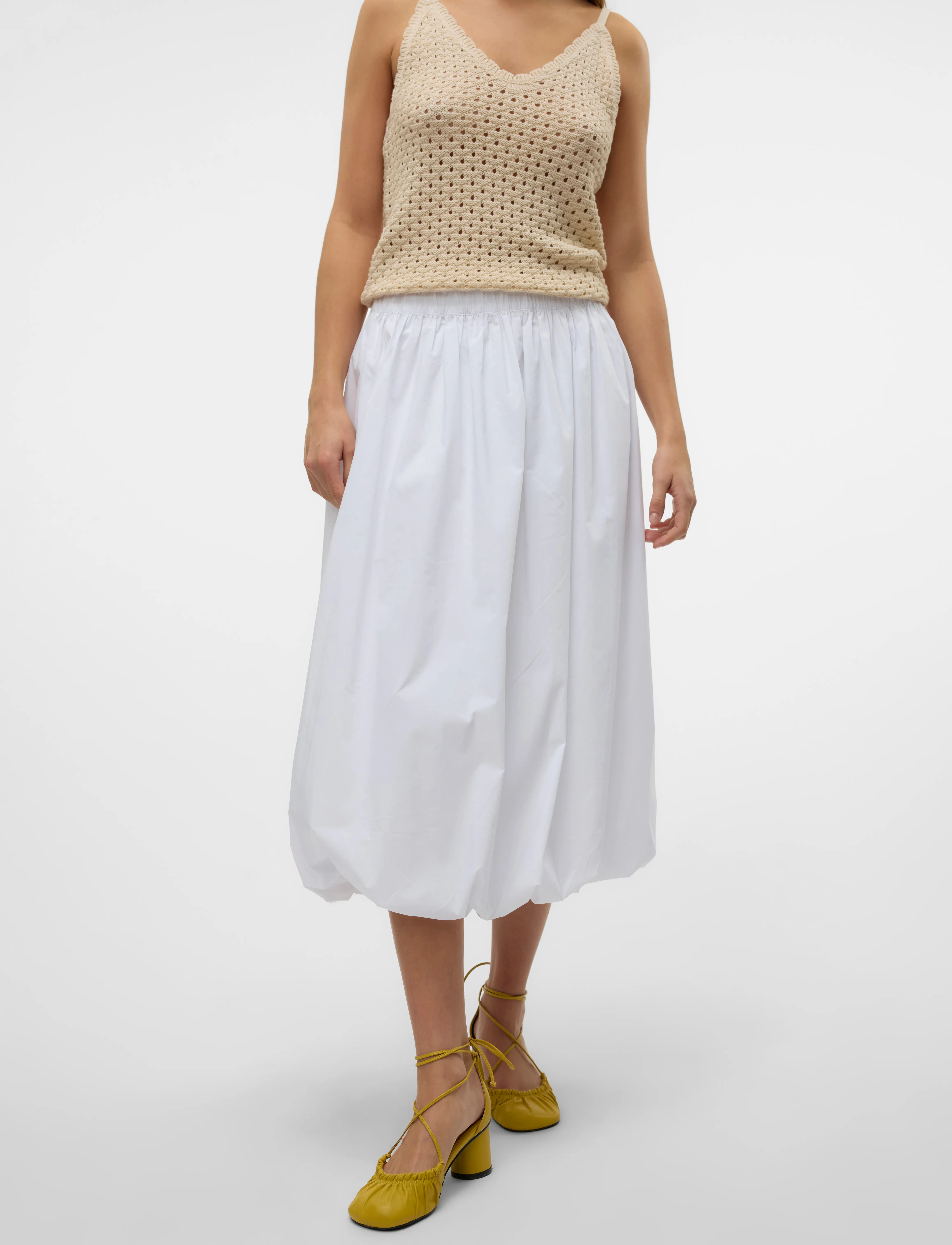 Vero Moda - VMFRIBA MW 7/8 BALLOON SKIRT WVN GA - jupes midi - snow white - 4