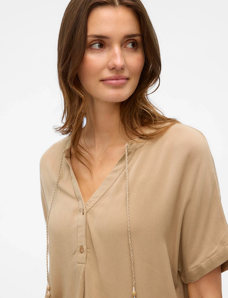 Vero Moda - VMBENTE SS WIDE TOP WVN GA - kortärmade blusar - silver mink - 4