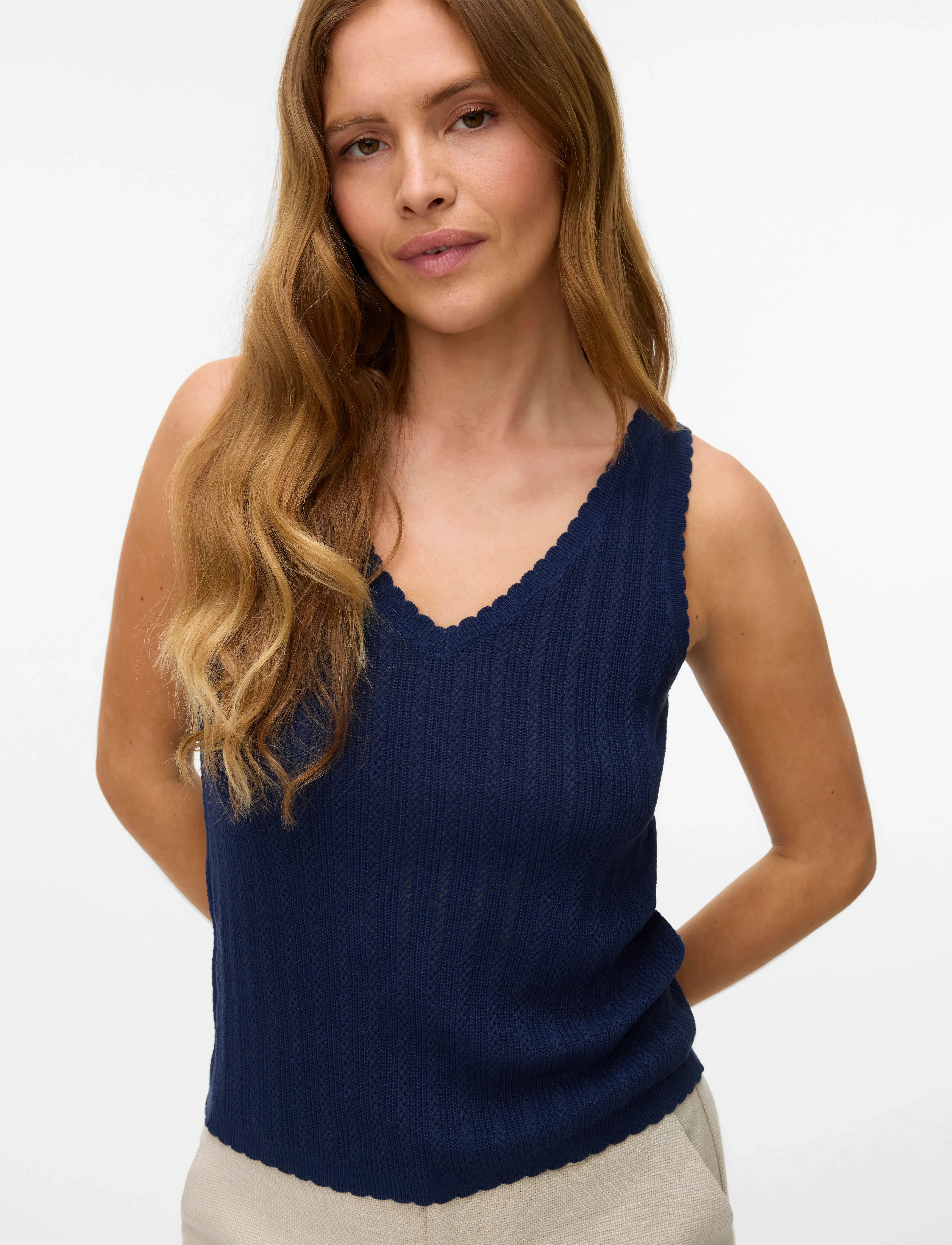 Vero Moda - VMLUXLIGHT POINTELLE SL V-NECK TOP - navy blazer - 3