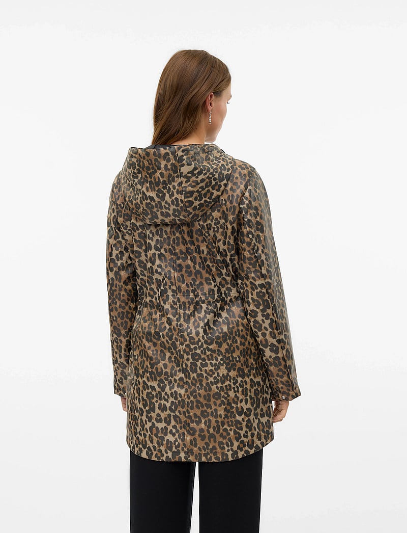 Vero Moda - VMMALOU COATED PRINTED JACKET NOOS - leichte mäntel - irish cream - 2