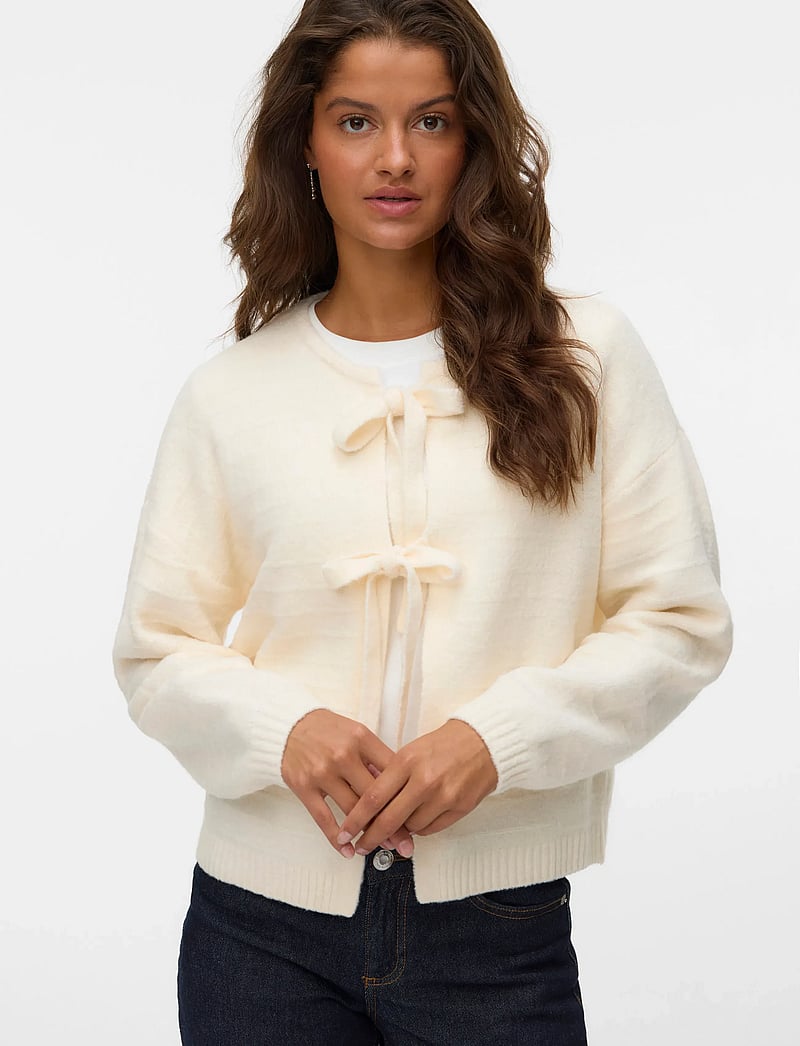 Vero Moda - VMBOOM STRUCTURE LS O-NECK TIE CARD BOO - cardigans - birch - 3