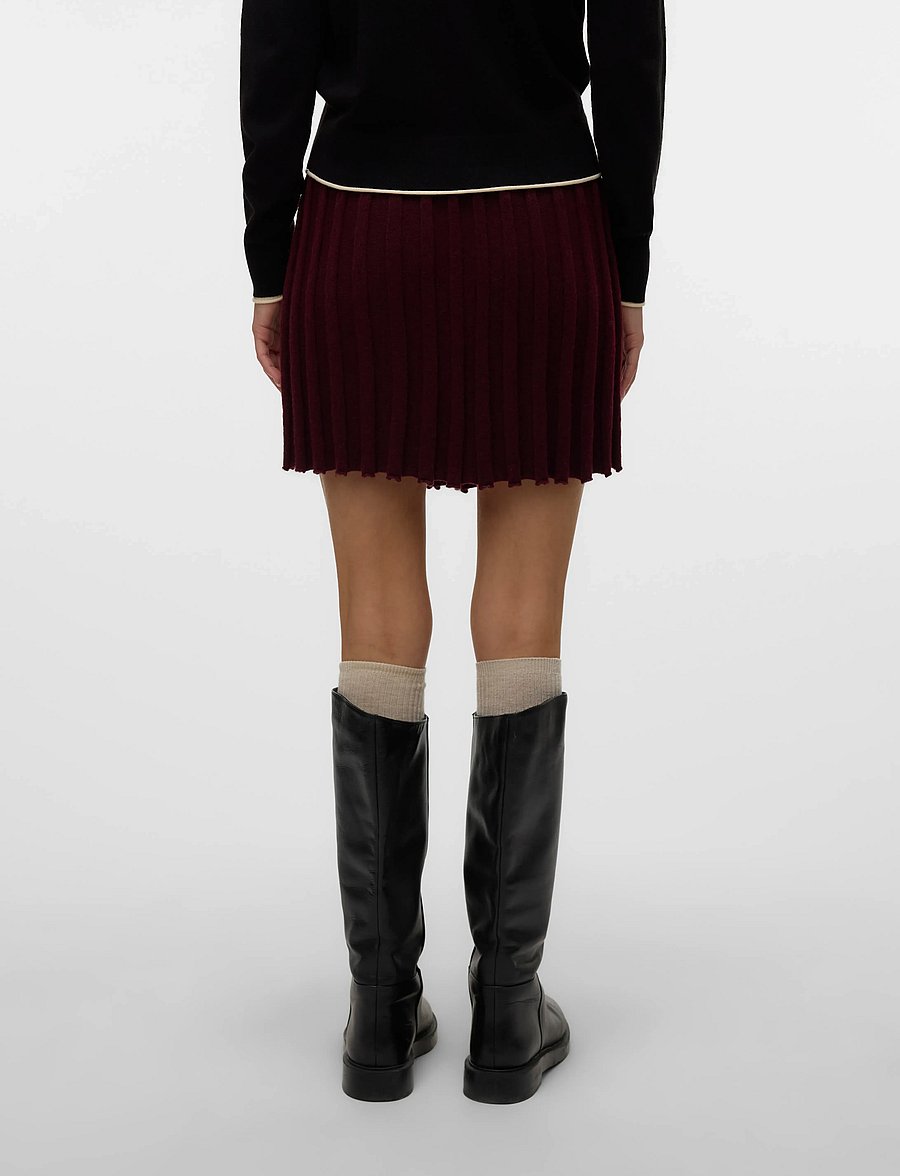 Vero Moda - VMMARINA NW SKATERSKIRT BOO - faltenröcke - winetasting - 2