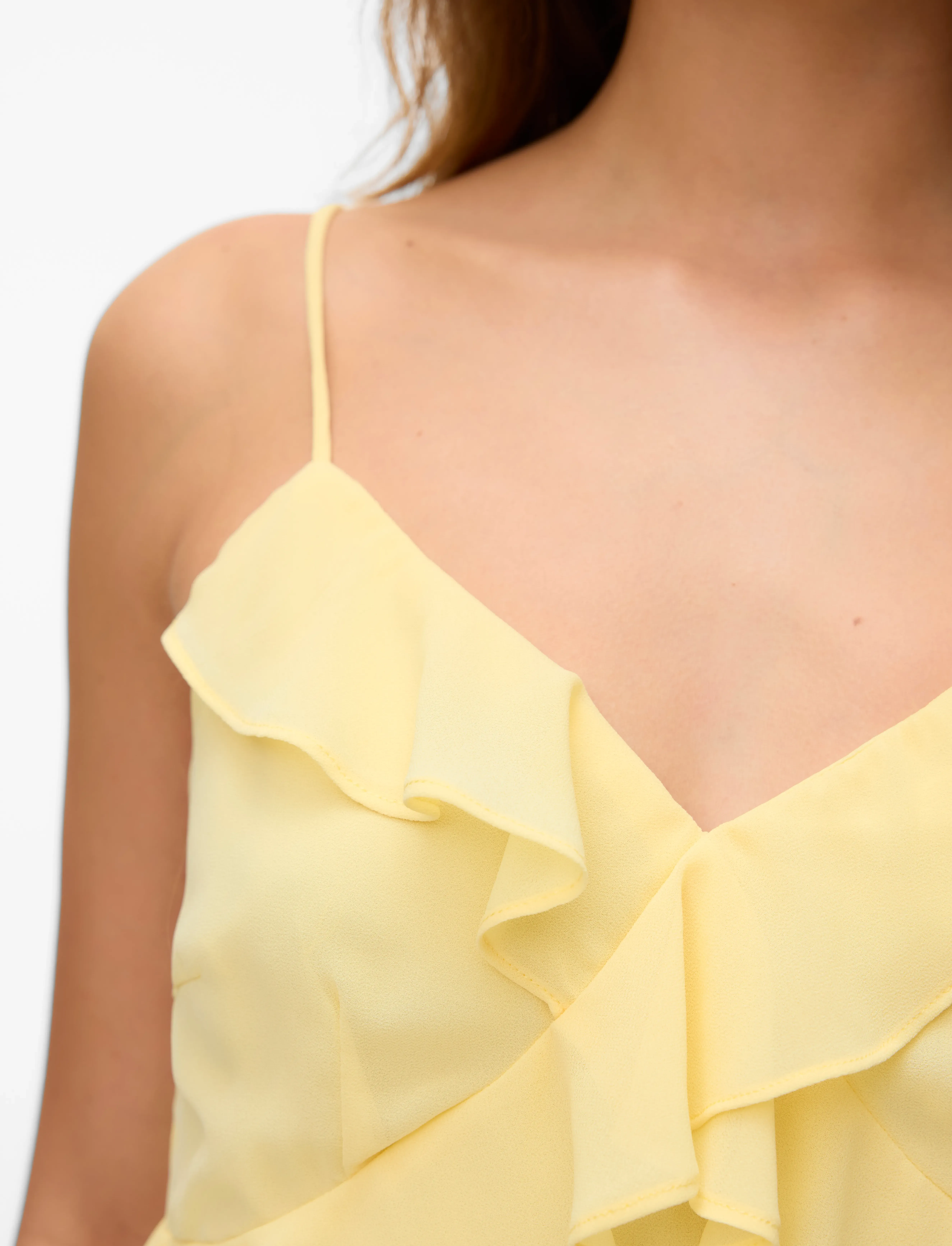 Vero Moda - VMAMINA SINGLET FRILL TOP WVN EXP - Ærmeløse bluser - pale banana - 3