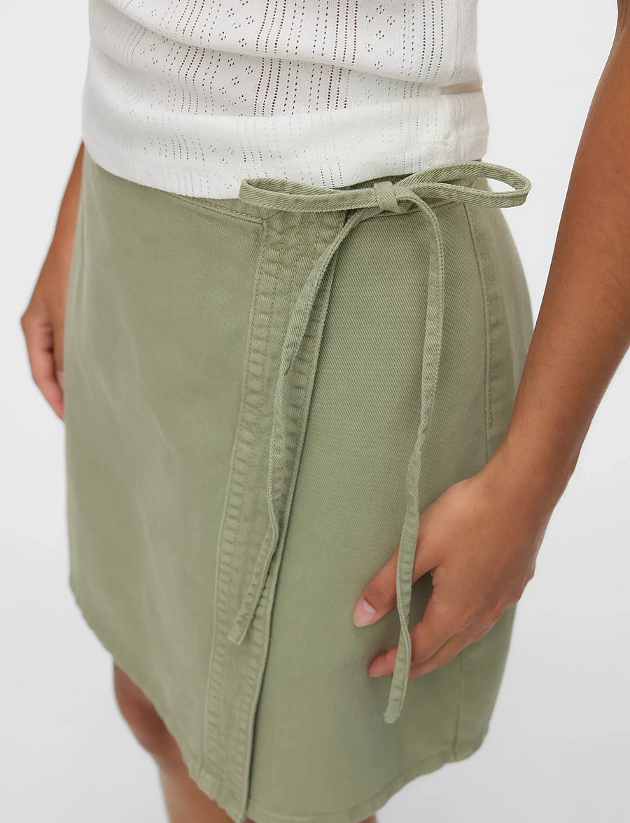 Vero Moda - VMLIZA MR SHORT DENIM WRAP SKIRT GA NOOS - spódnice wiązane - laurel wreath - 4