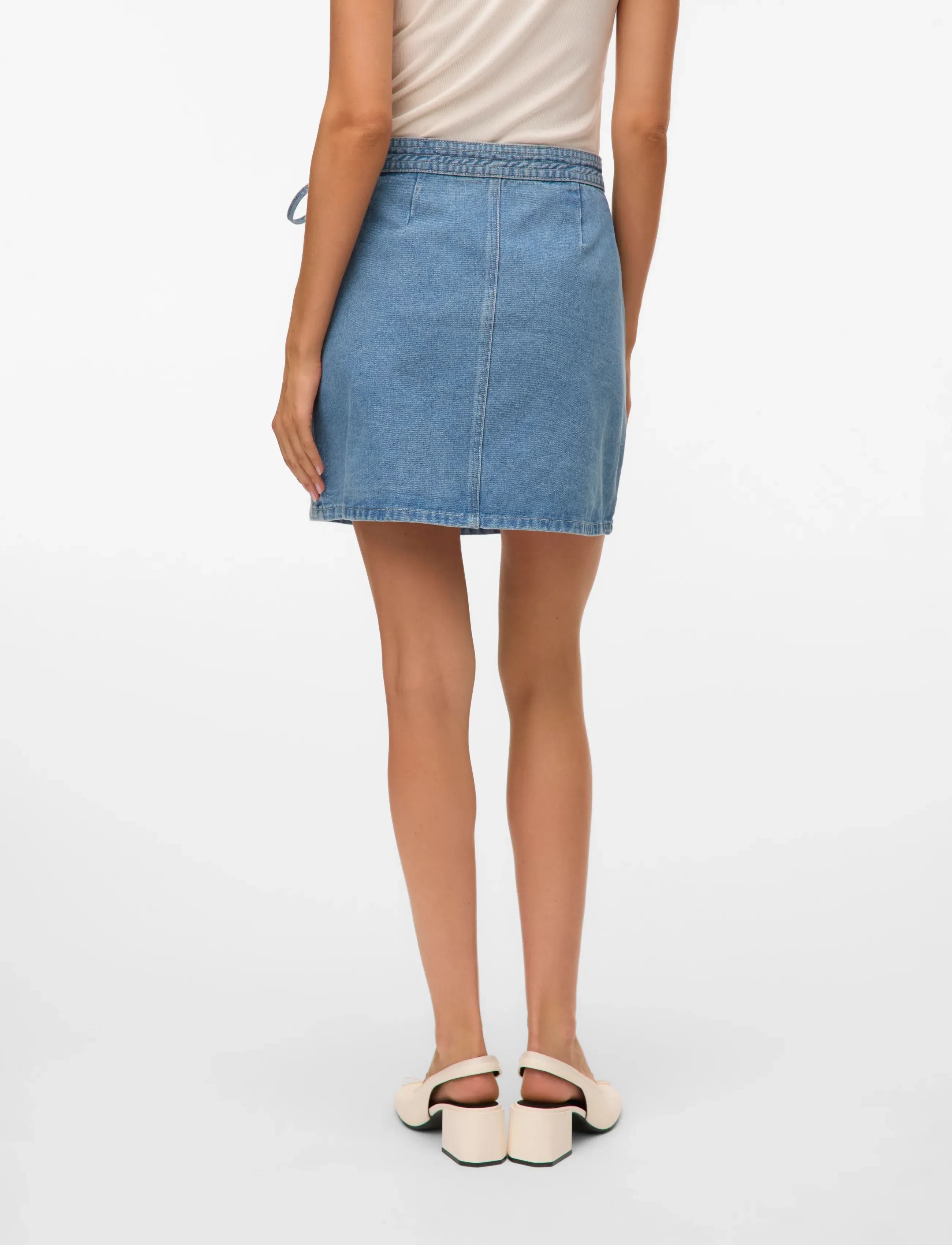 Vero Moda - VMLIZA MR SHORT DENIM WRAP SKIRT GA NOOS - wickelröcke - medium blue denim - 3