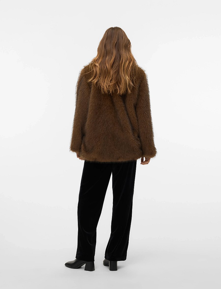 Vero Moda - VMGLORIA JACKET PRM - kunstpelz - emperador - 2