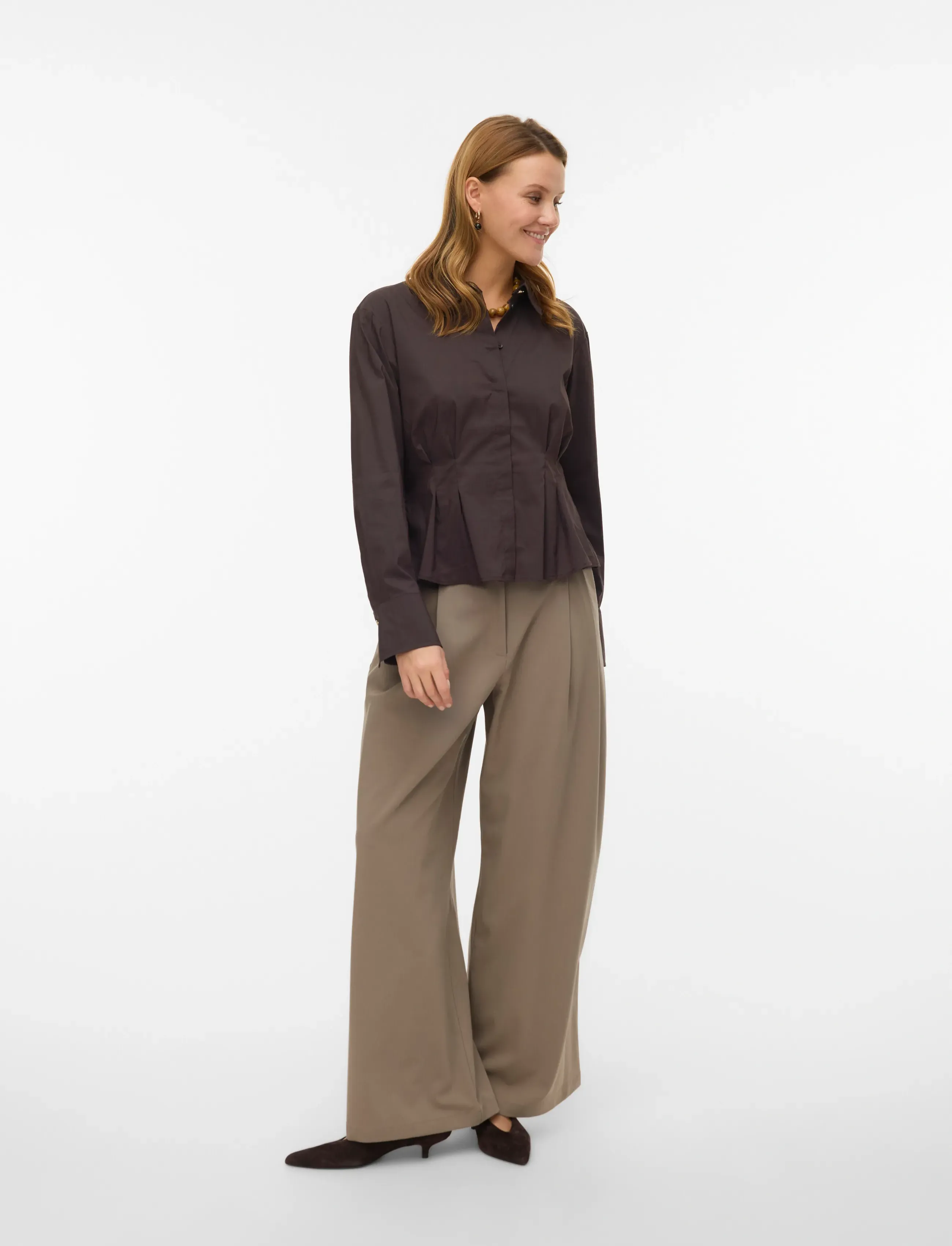 Vero Moda VMFRIBA LS CUFF TOP WVN GA - Langärmlige Hemden - CHOCOLATE TORTE / brown