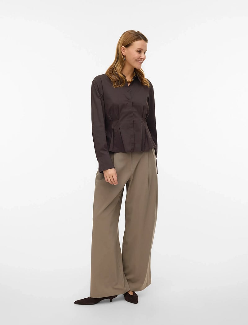 Vero Moda - VMFRIBA LS CUFF TOP WVN GA - langærmede skjorter - chocolate torte - 0