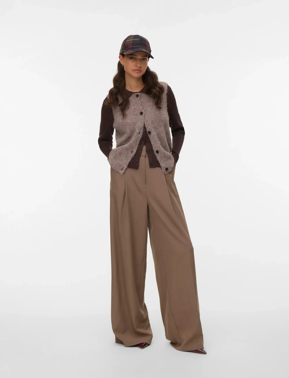 Vero Moda - VMNOVAH SL O-NECK BUTTON VEST NOOS - stickade västar - brown lentil - 0