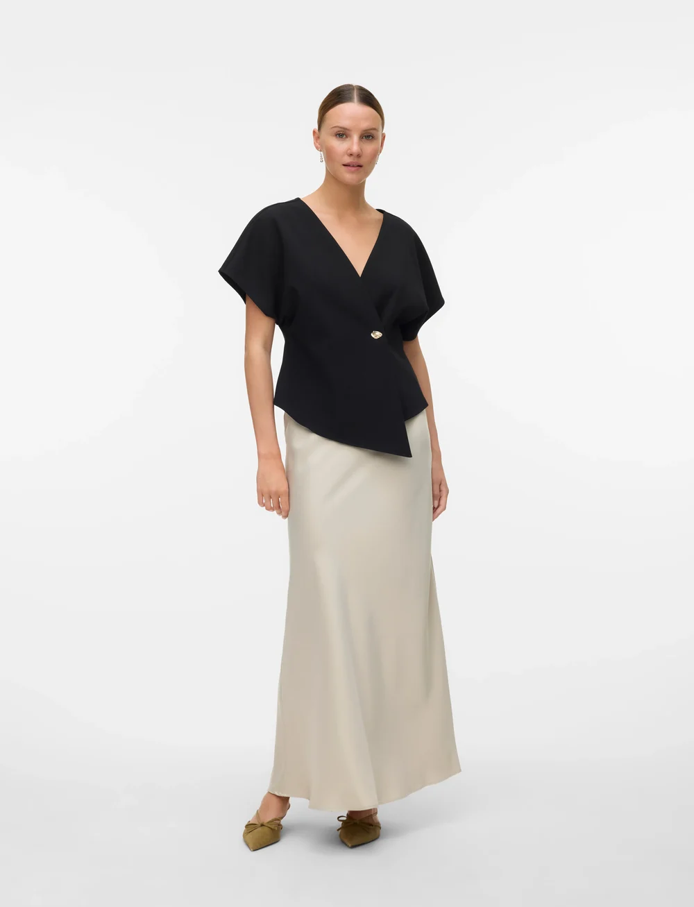 Vero Moda - VMSONJA SS V-NECK TOP WVN EXP - stutterma blússur - black - 0