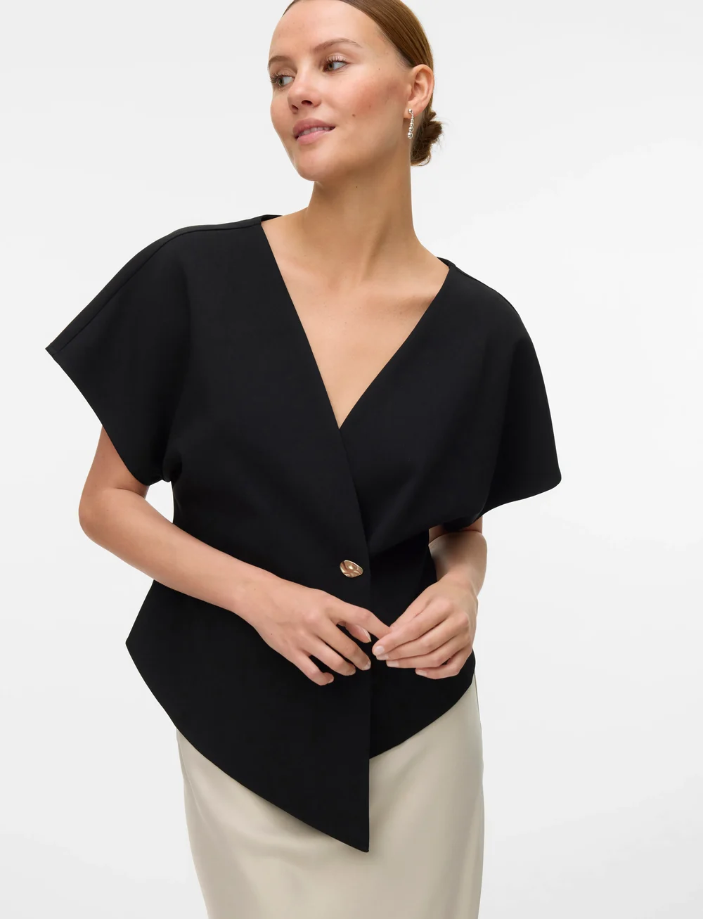 Vero Moda - VMSONJA SS V-NECK TOP WVN EXP - stutterma blússur - black - 3