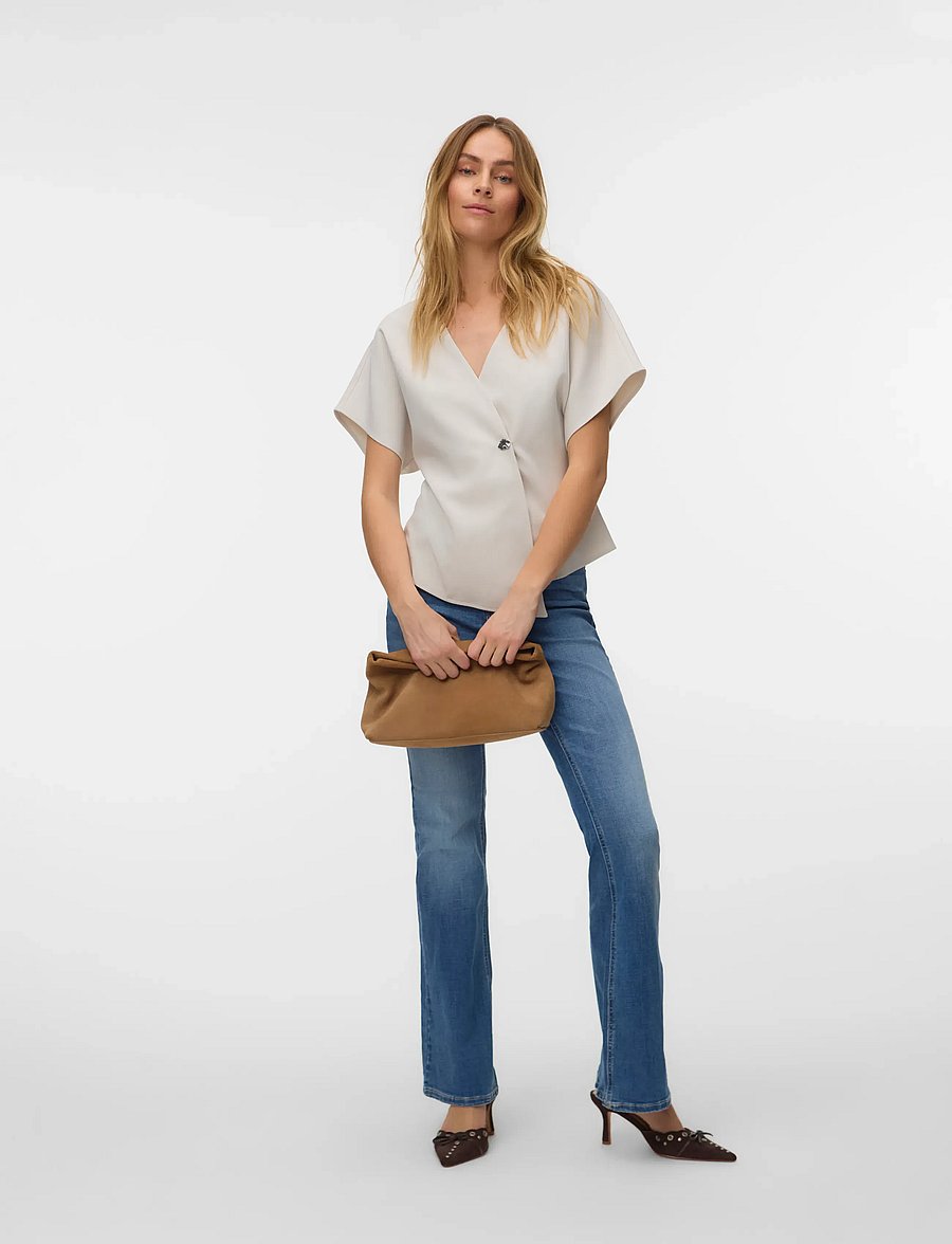 Vero Moda - VMSONJA SS V-NECK TOP WVN EXP - kurzämlige blusen - pumice stone - 0
