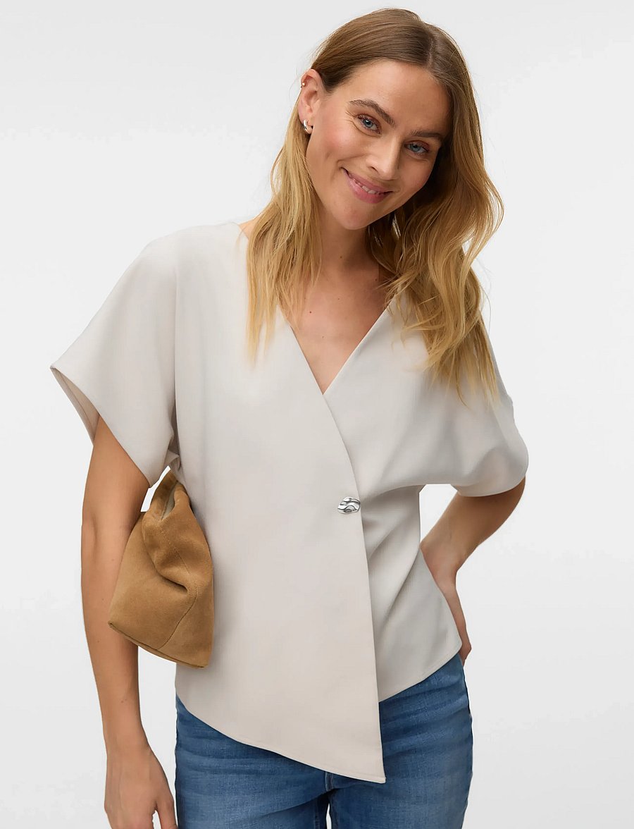Vero Moda - VMSONJA SS V-NECK TOP WVN EXP - kurzämlige blusen - pumice stone - 4