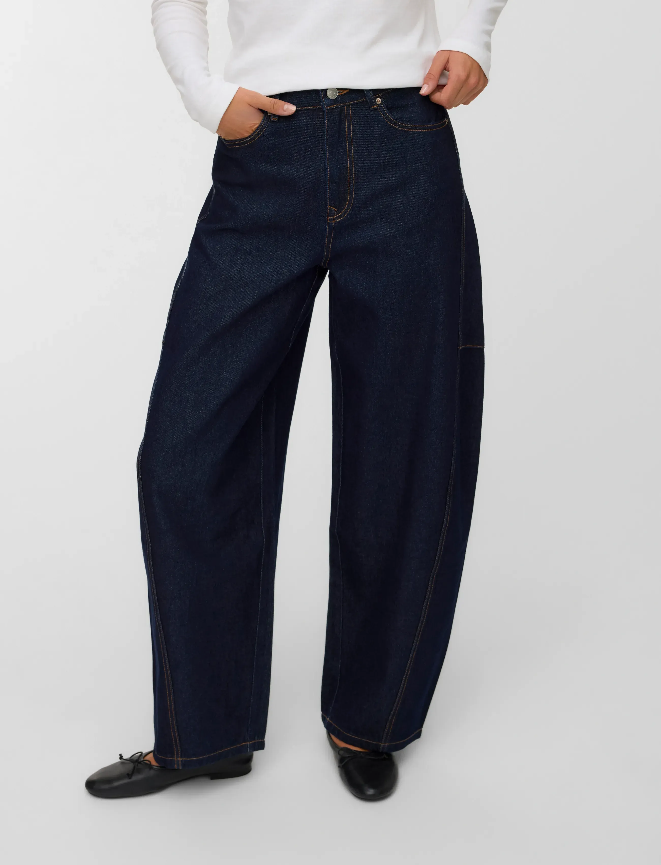 Vero Moda - VMKAITLIN HR WIDE BARREL JEANS SI352 - barrel lõikega teksad - dark blue denim - 4