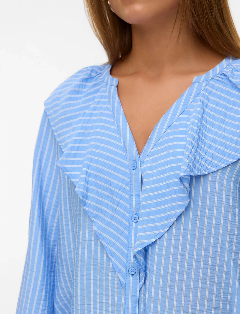 Vero Moda - VMKAJA LS V-NECK FRILL SHIRT WVN - långärmade blusar - vista blue - 4