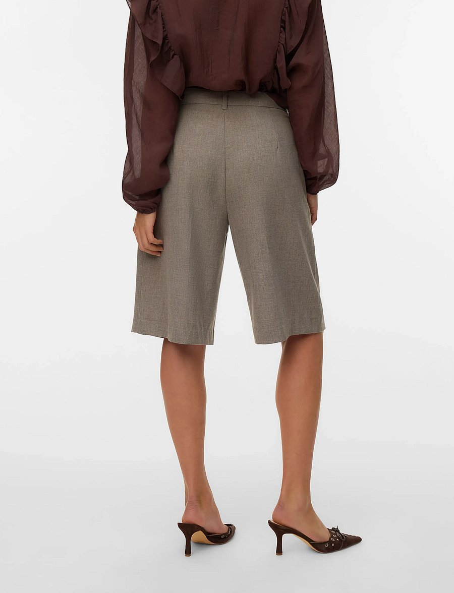 Vero Moda - VMBESTIE HW BERMUDA SHORTS NOOS - moon rock - 2
