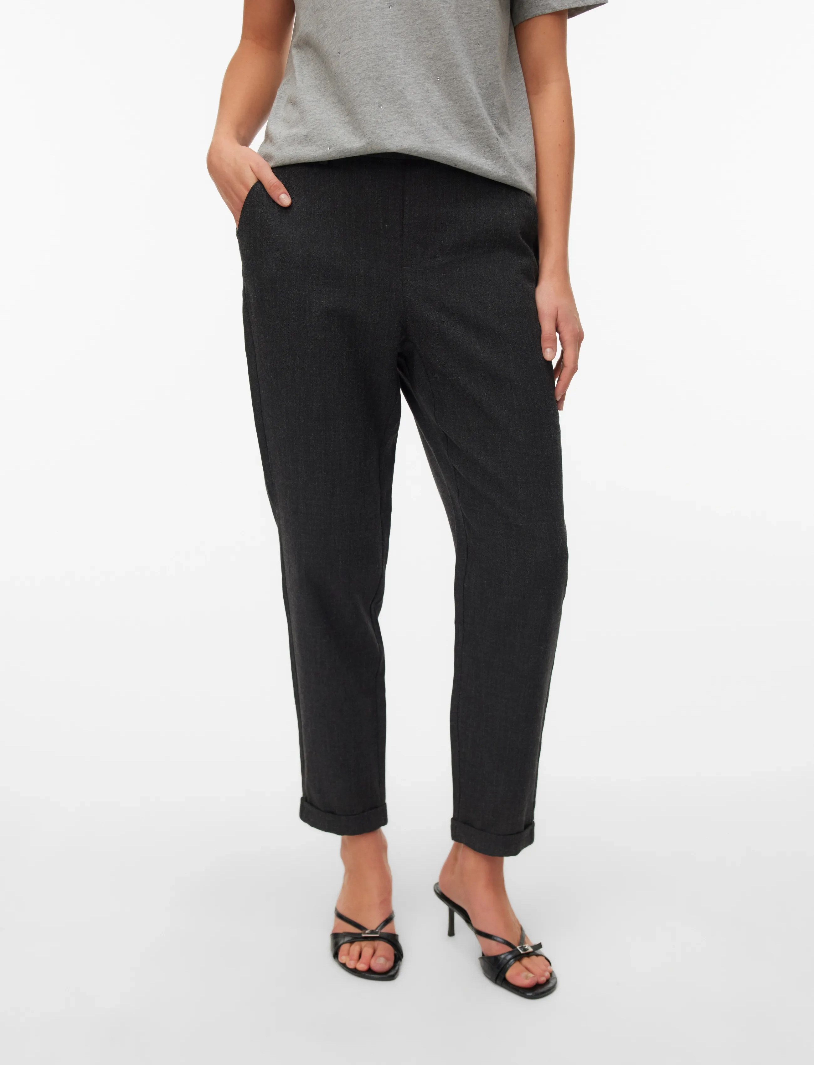 Vero Moda - VMMAYA BESTIE MW LOOSE PANT NOOS - pantalons slim fit - dark grey melange - 4