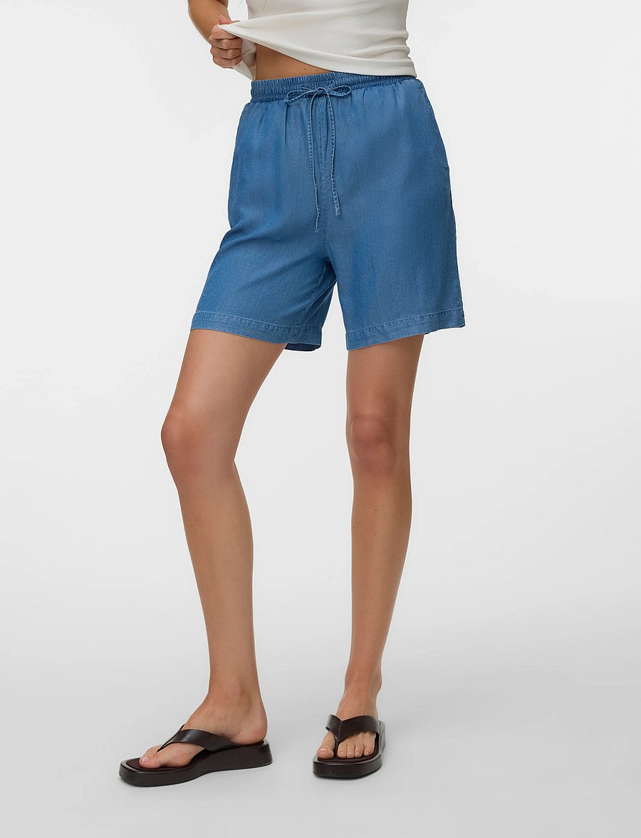 Vero Moda - VMBREE HR LOOSE BERMUDA TENCEL SHORTS - bermudashorts - medium blue denim - 3