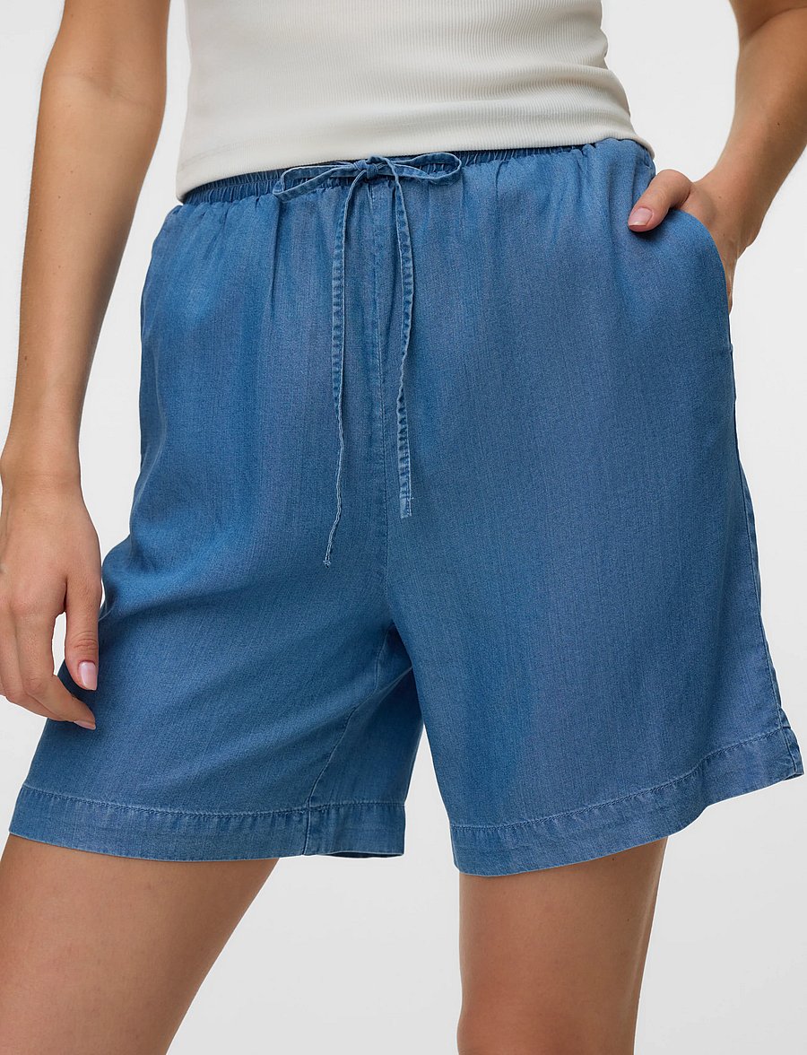 Vero Moda - VMBREE HR LOOSE BERMUDA TENCEL SHORTS - bermudashorts - medium blue denim - 4