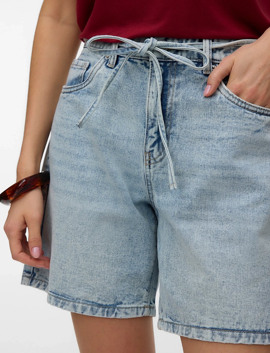 Vero Moda - VMWIEN MR BELT SHORTS MIX GA NOOS - jorts - light blue denim - 4