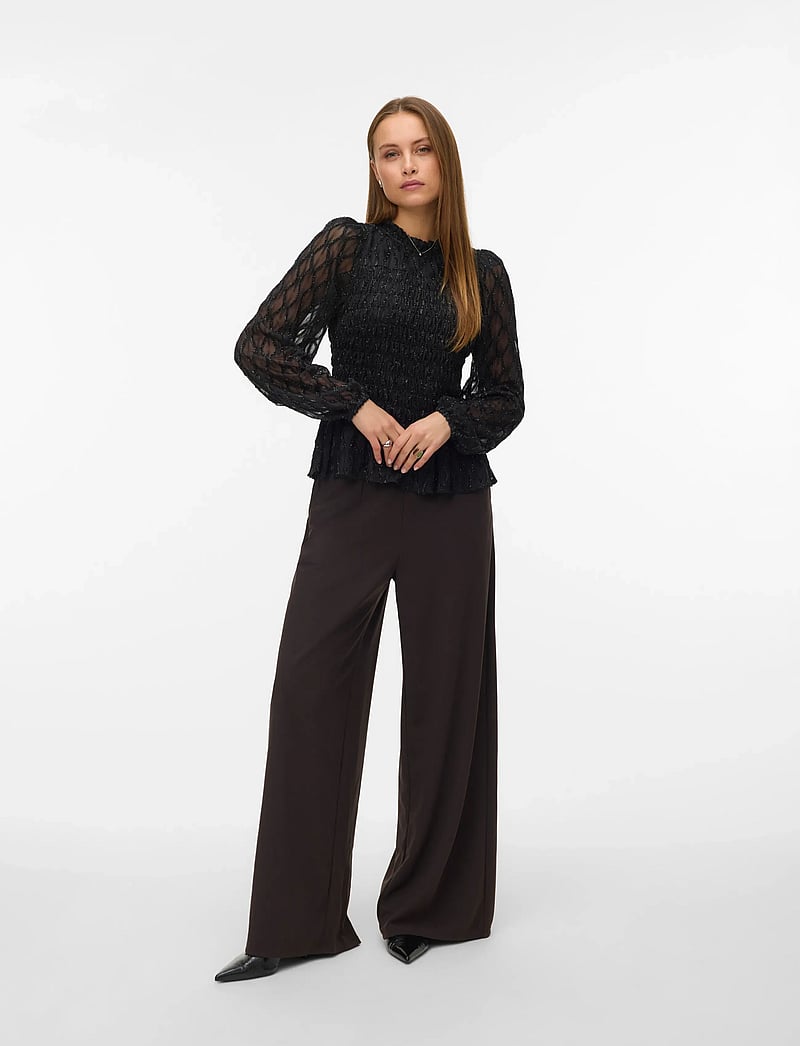 Vero Moda - AWNOLITA LS HIGH NECK SMOCK TOP - langärmlige blusen - black - 0