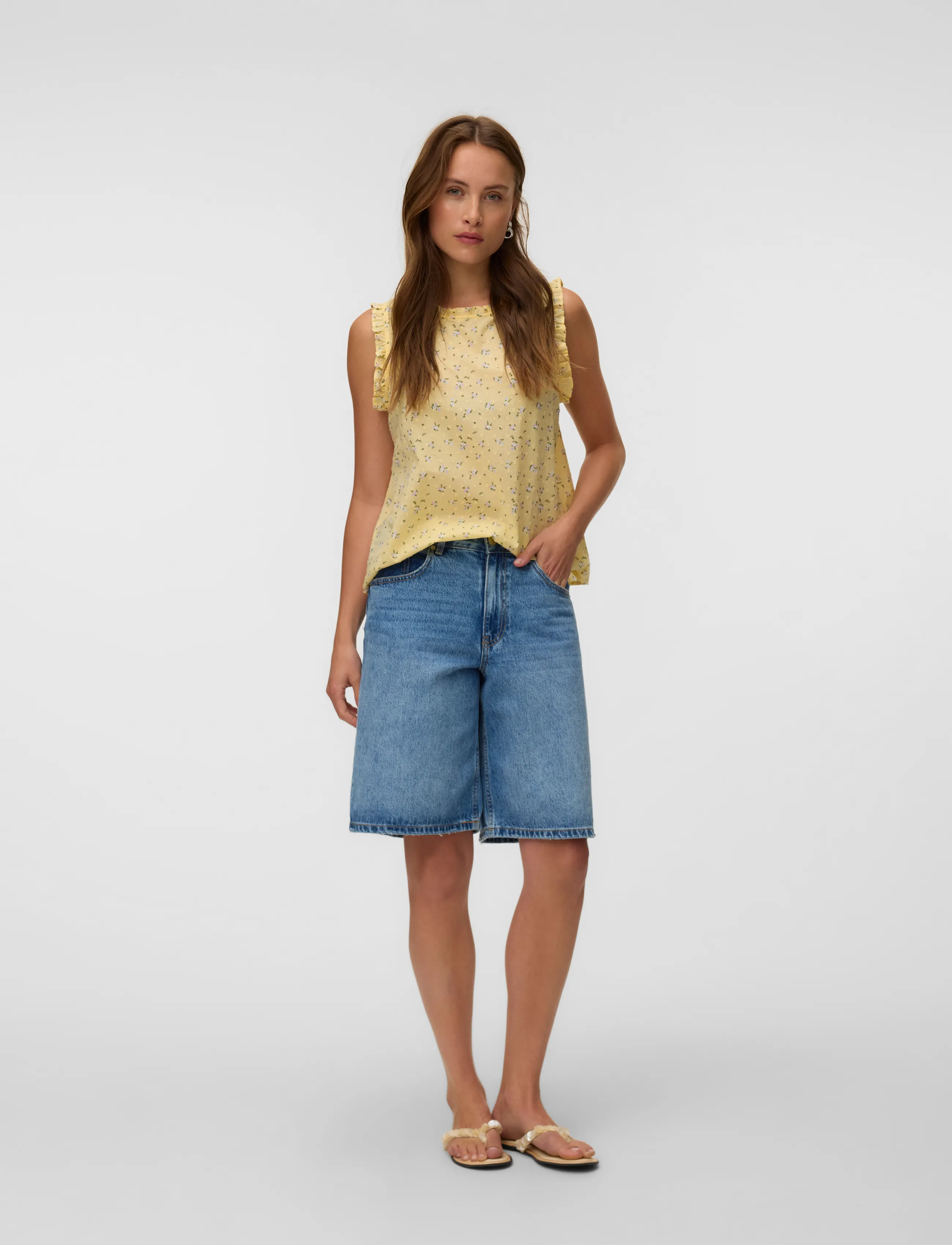 Vero Moda VMTRINE SL TOP WVN NOOS - Varrukateta pluusid - PALE BANANA / yellow