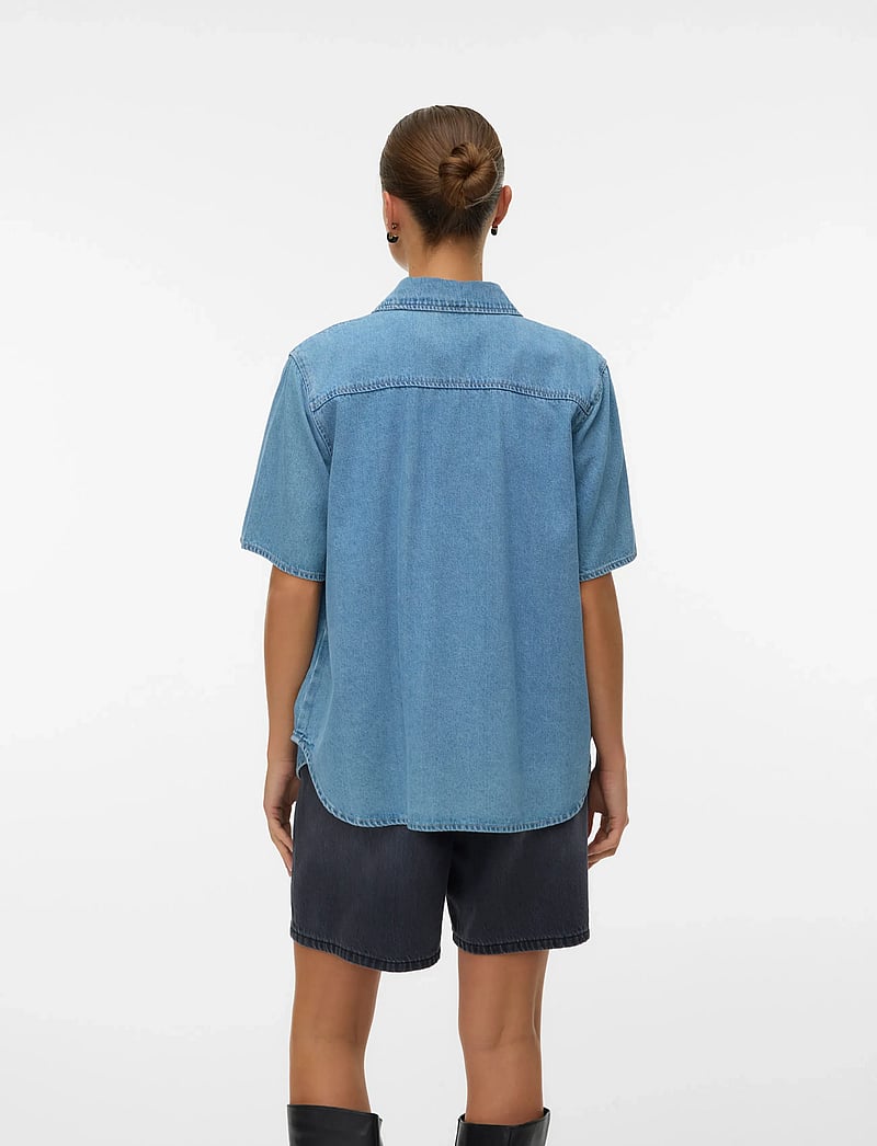 Vero Moda - VMSIGGA SS CLR DENIM SHIRT - jeansskjortor - light blue denim - 3