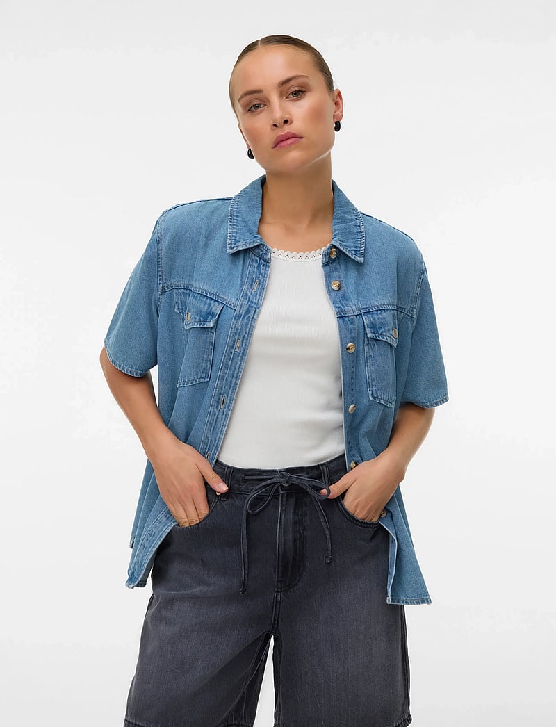 Vero Moda - VMSIGGA SS CLR DENIM SHIRT - jeansskjortor - light blue denim - 4
