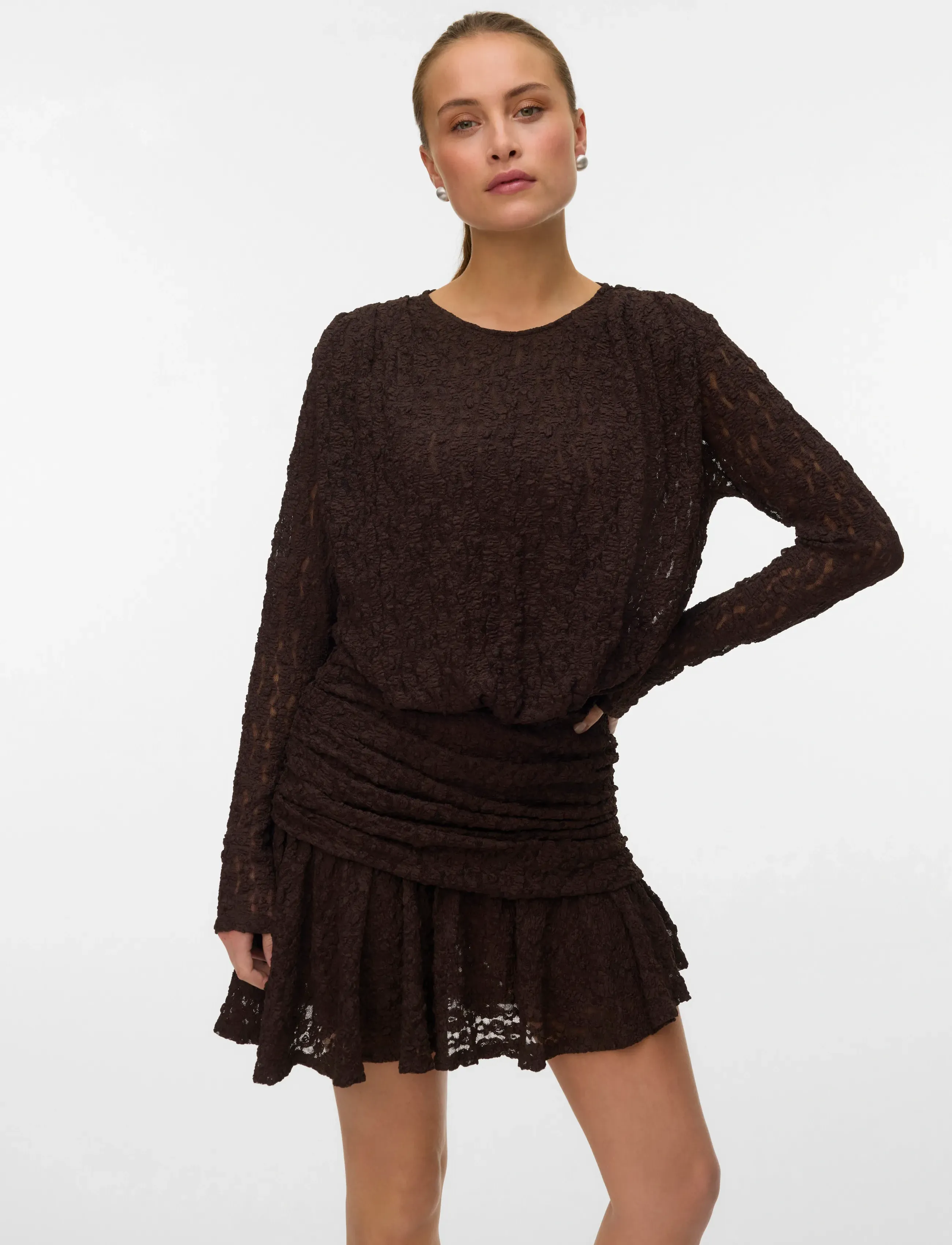 Vero Moda - VMHALLEY LS LACE SHORT DRESS JRS EXP - lace dresses - chocolate martini - 4