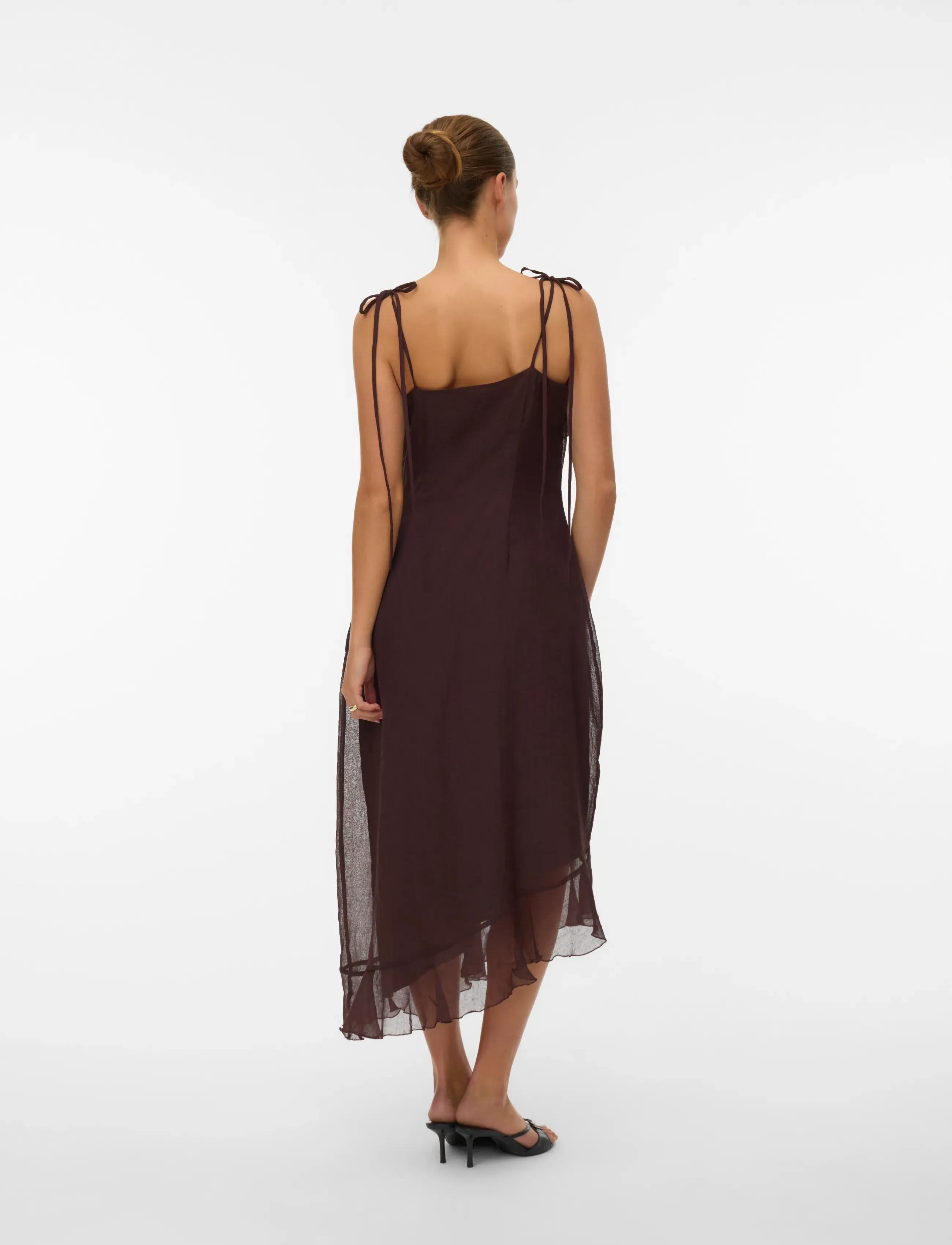 Vero Moda - VMSABRINA BLK SCRF FLOUNCE DRESS WVN EXP - partíkjólar - chocolate martini - 2