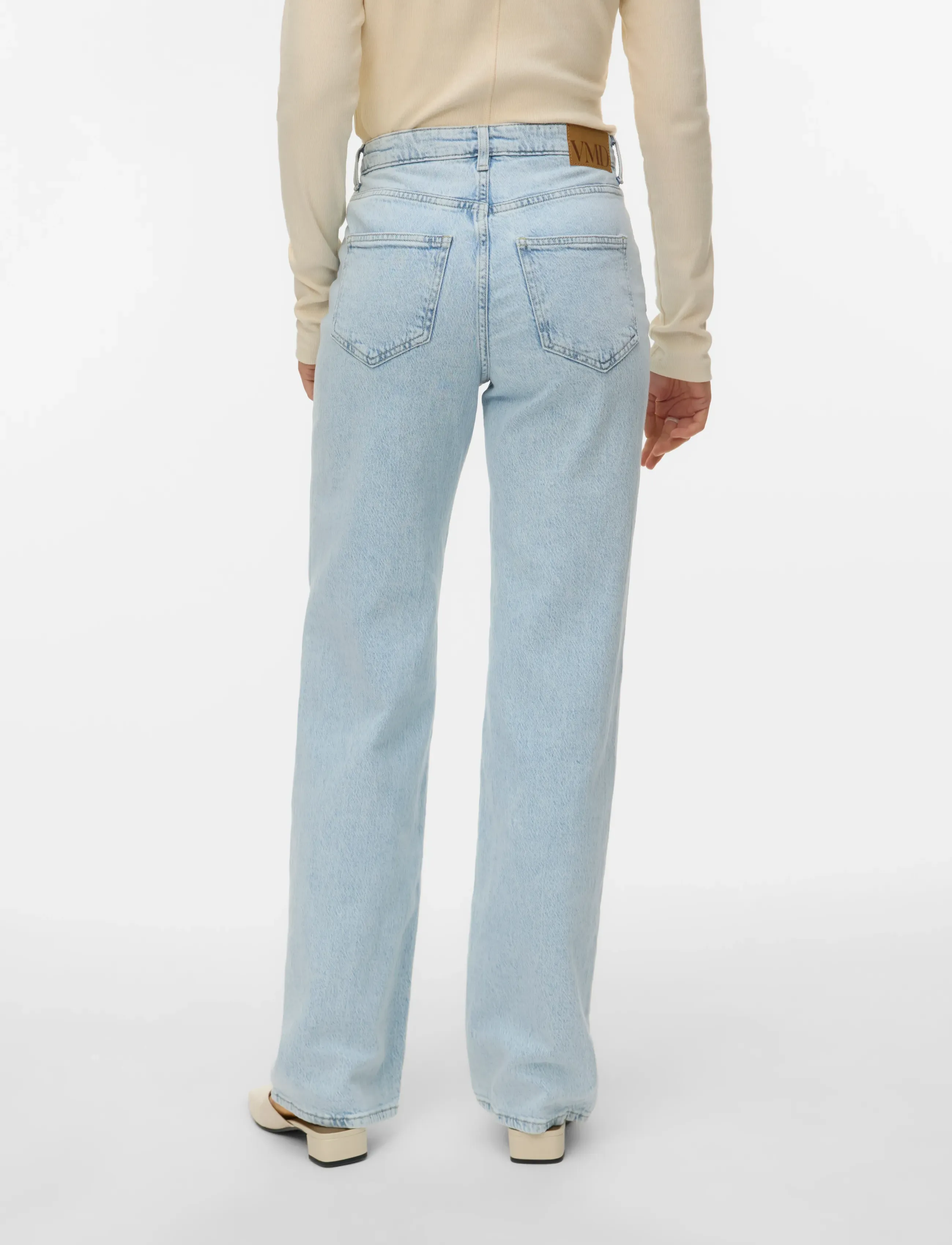 Vero Moda - VMTESSA HR WIDE JEANS RA3052 GA NOOS - hosen mit weitem bein - light blue denim - 3
