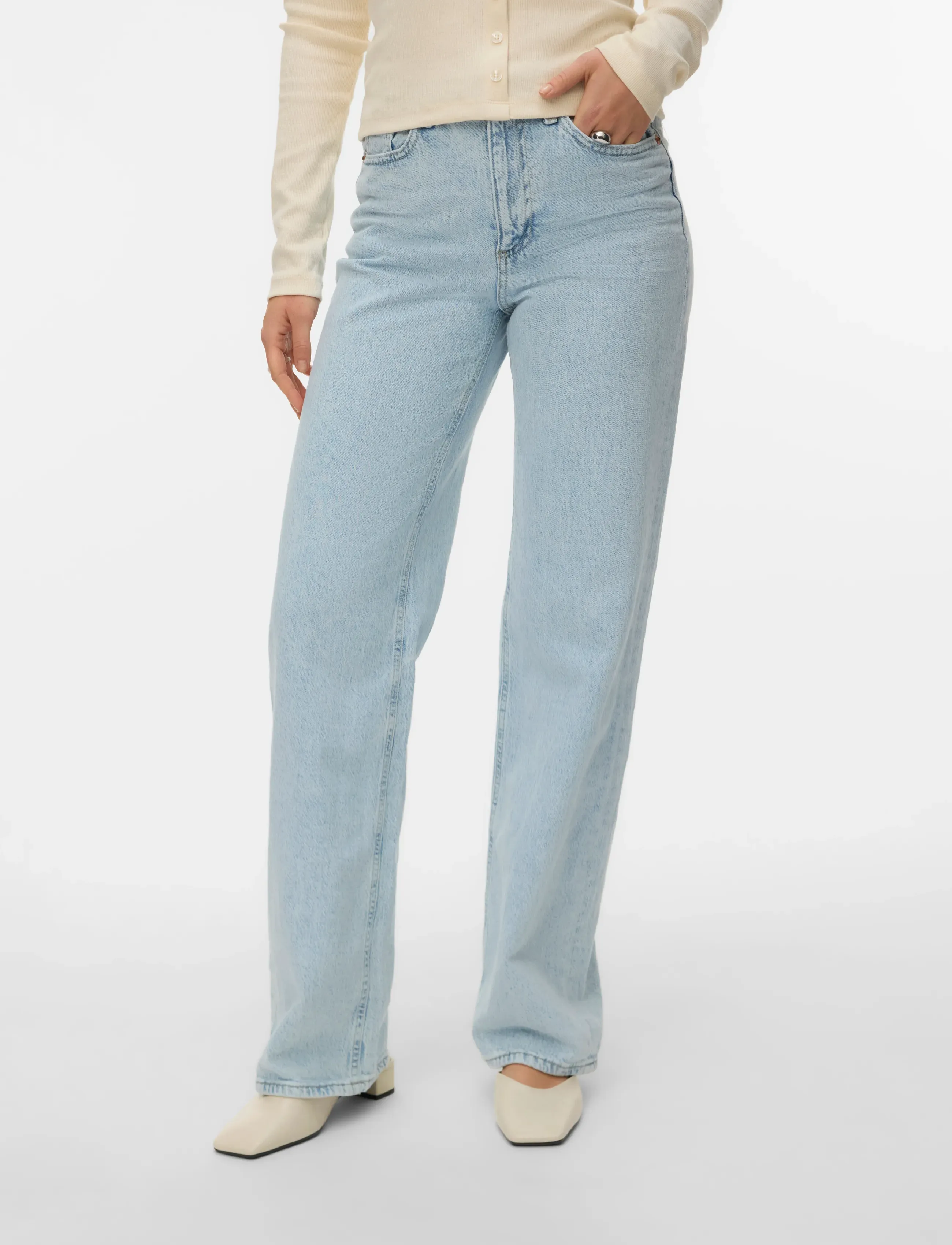 Vero Moda - VMTESSA HR WIDE JEANS RA3052 GA NOOS - hosen mit weitem bein - light blue denim - 4