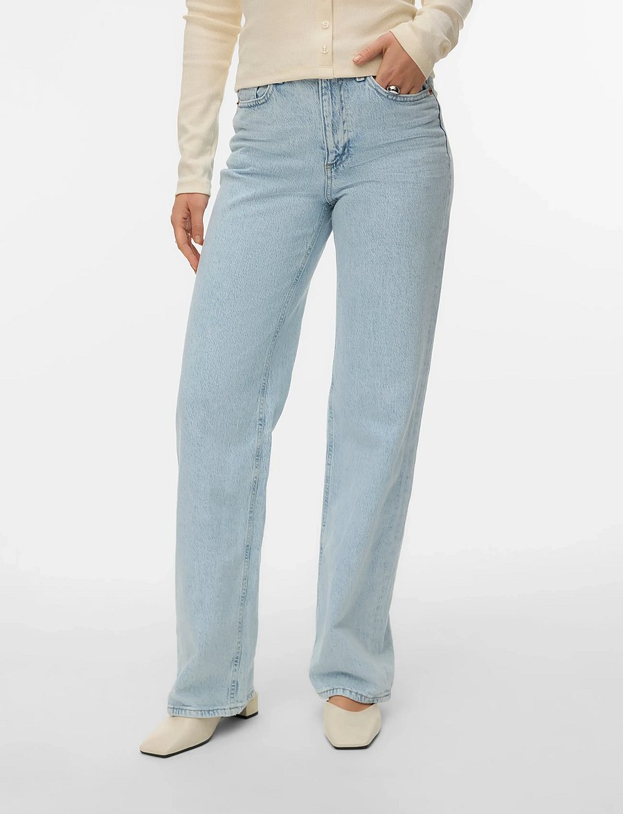 Vero Moda - VMTESSA HR WIDE JEANS RA3052 GA NOOS - hosen mit weitem bein - light blue denim - 4