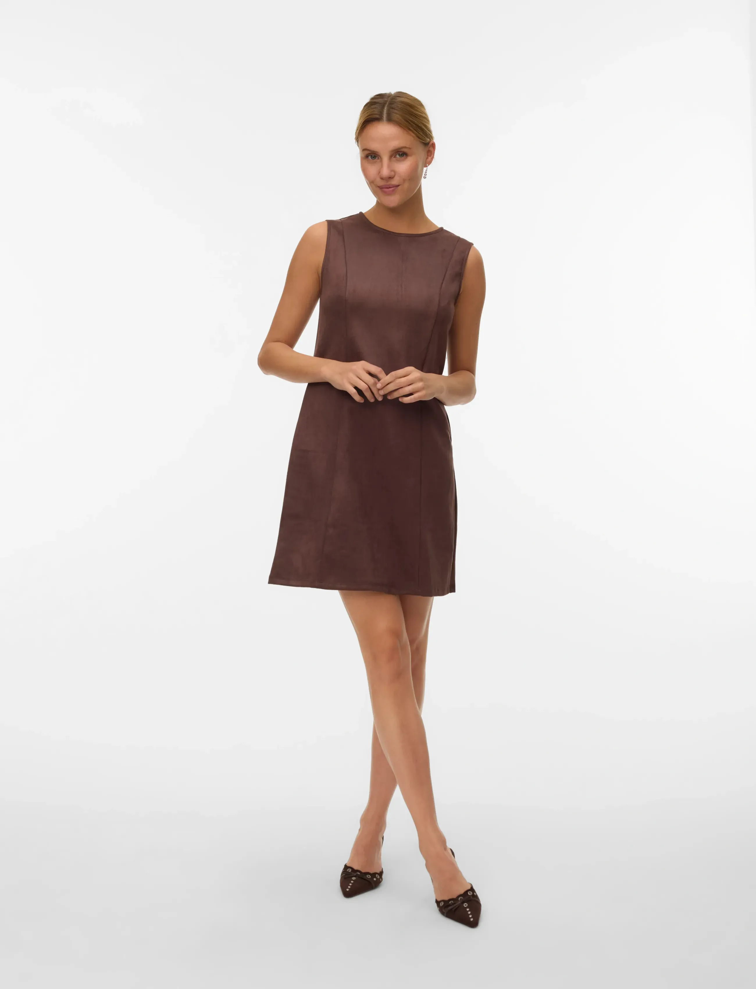 Vero Moda VMBELLA FAUX SUEDE SL SHORT DRESS JRS EX - Korte kjoler - CHOCOLATE MARTINI / brown