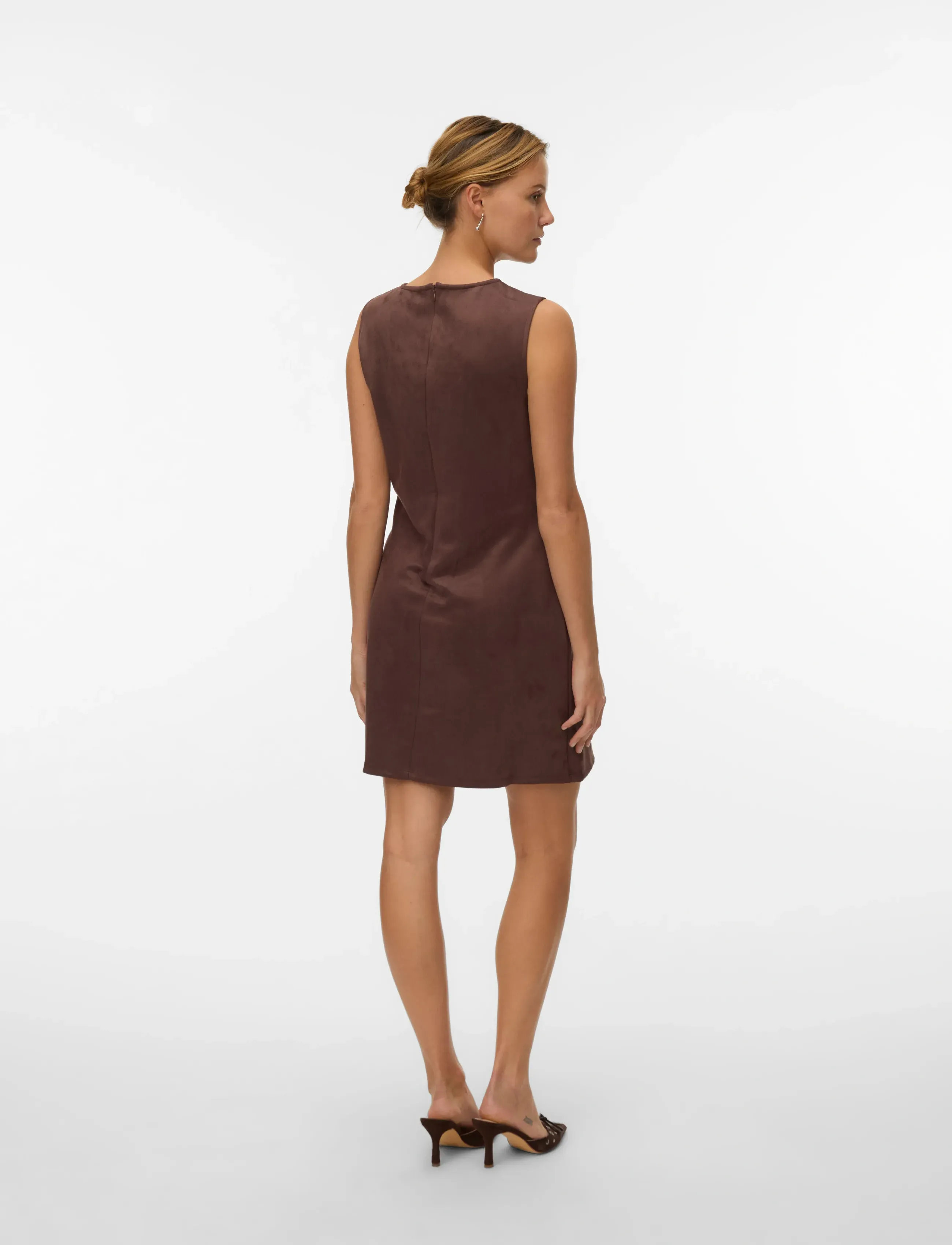 Vero Moda - VMBELLA FAUX SUEDE SL SHORT DRESS JRS EX - robes moulantes - chocolate martini - 3