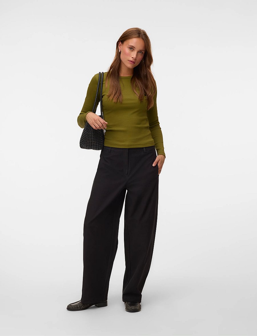 Vero Moda - VMSOFIA MW BARREL PANT NOOS - hosen mit geradem bein - black - 0