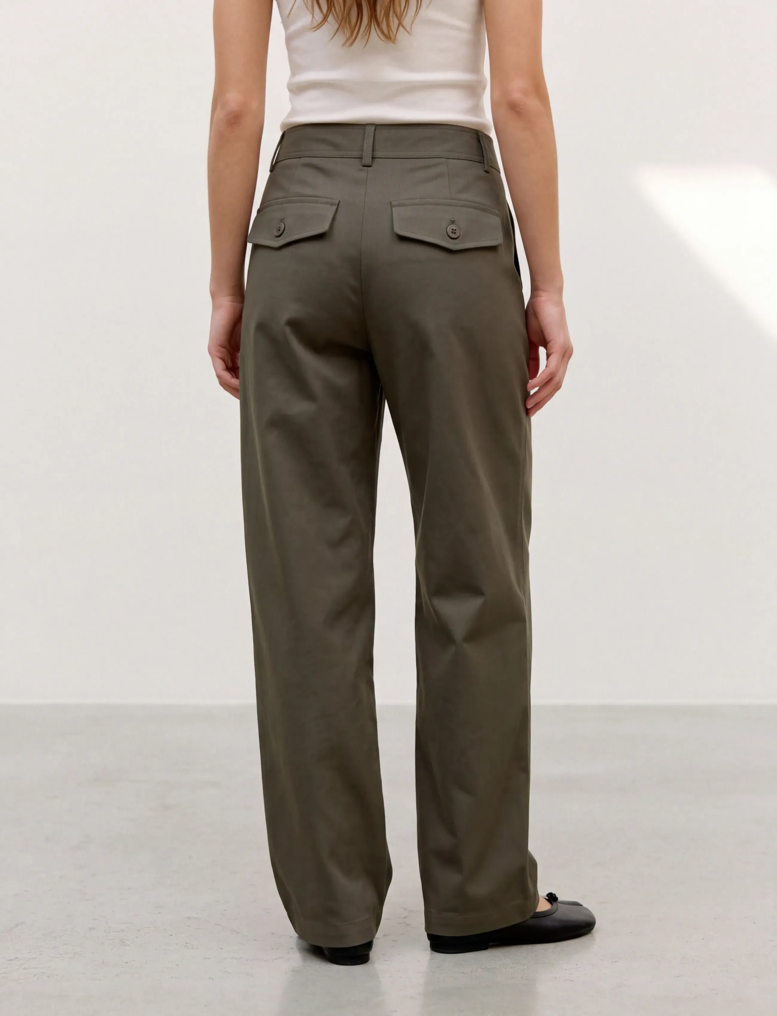 Vero Moda - VMSOFIA MW BARREL PANT NOOS - hosen mit geradem bein - forest night - 2