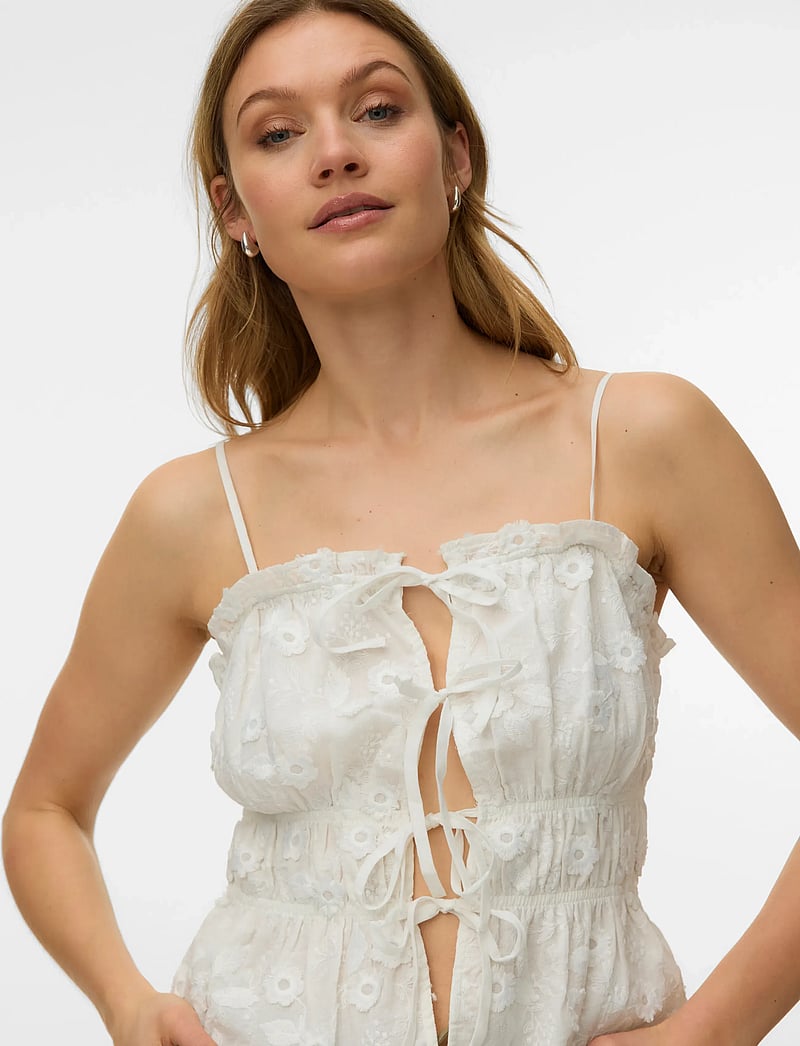 Vero Moda - VMELISA EMBROIDERY SINGLET WVN - tanktops - bright white - 3